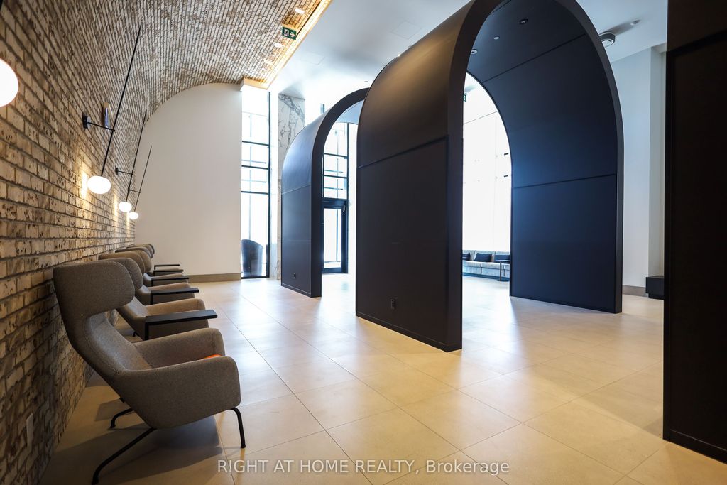 Photo of 285 Dufferin Street #204, Toronto, ON M6K 1E6 (MLS # W12933506)