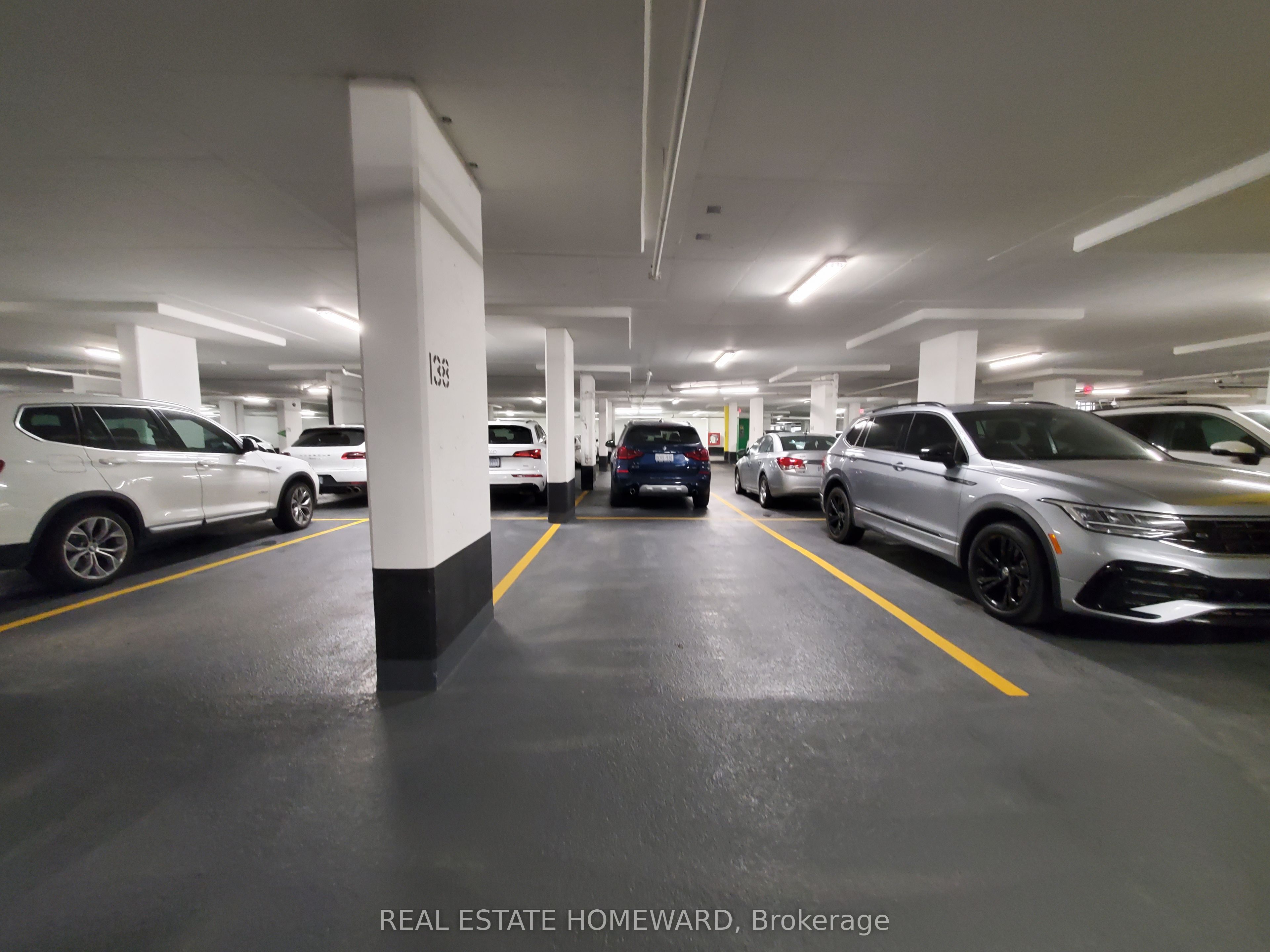 29 Queens Quay E P3-#138