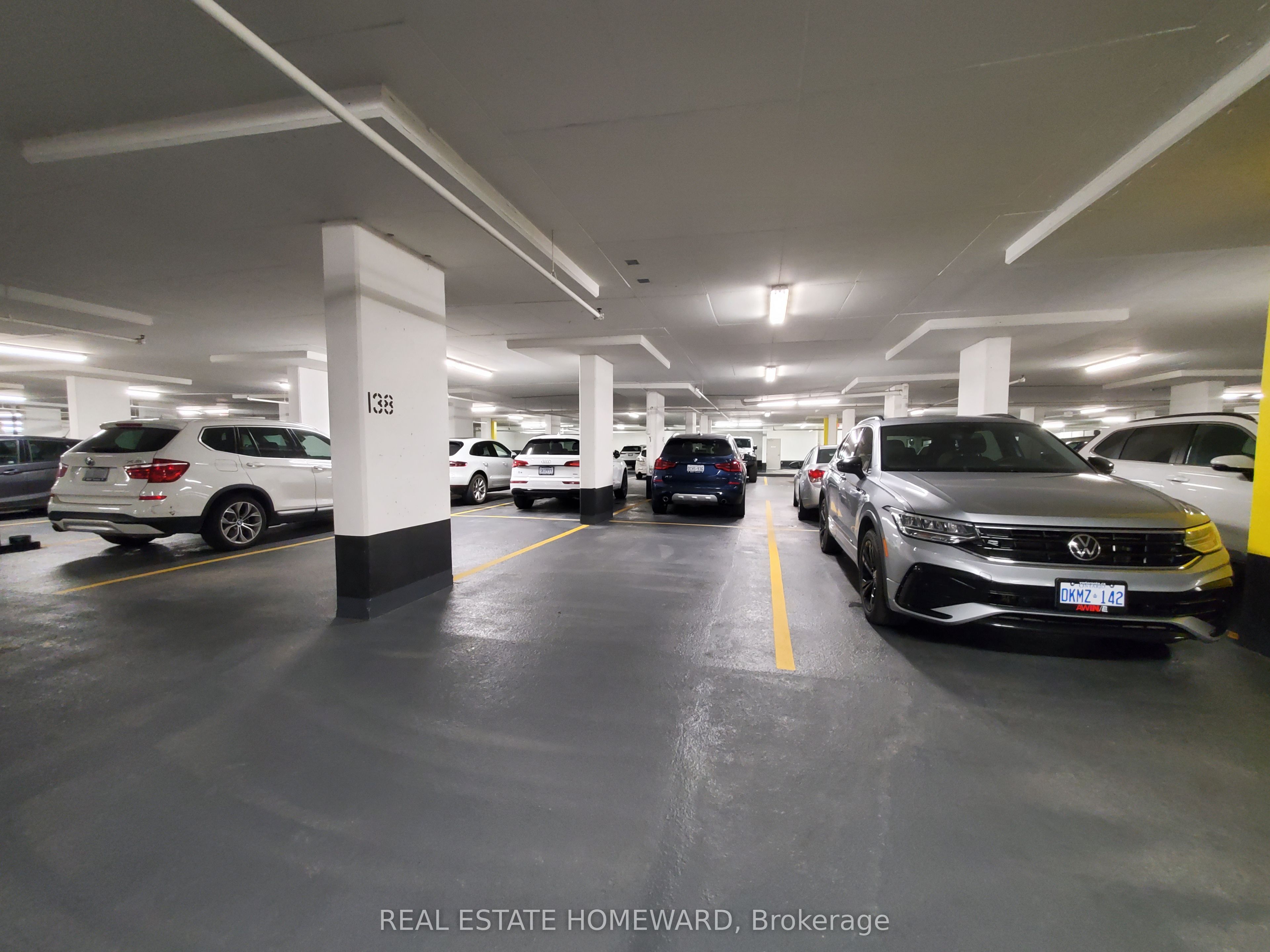 29 Queens Quay E P3-#138