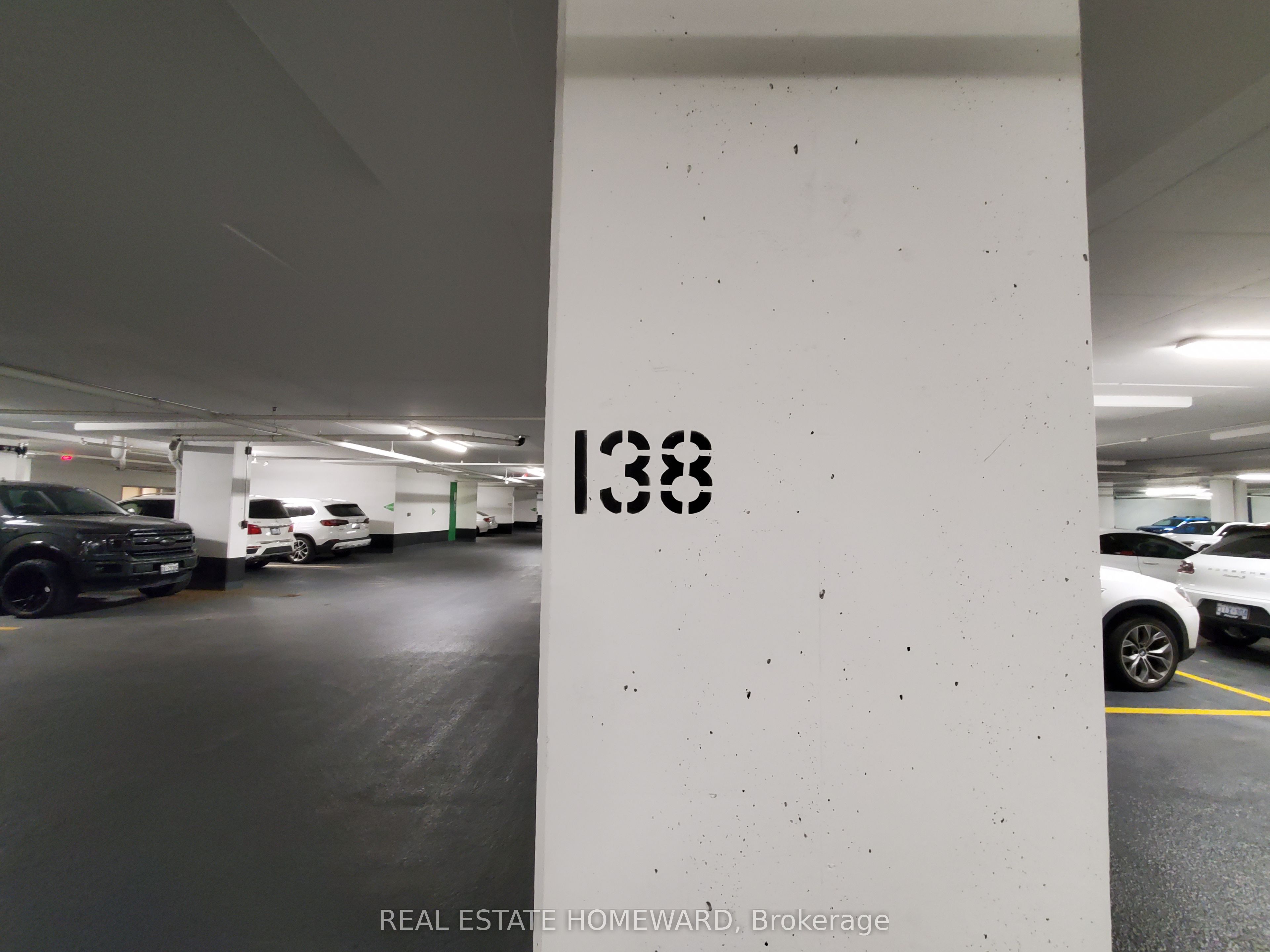 29 Queens Quay E P3-#138