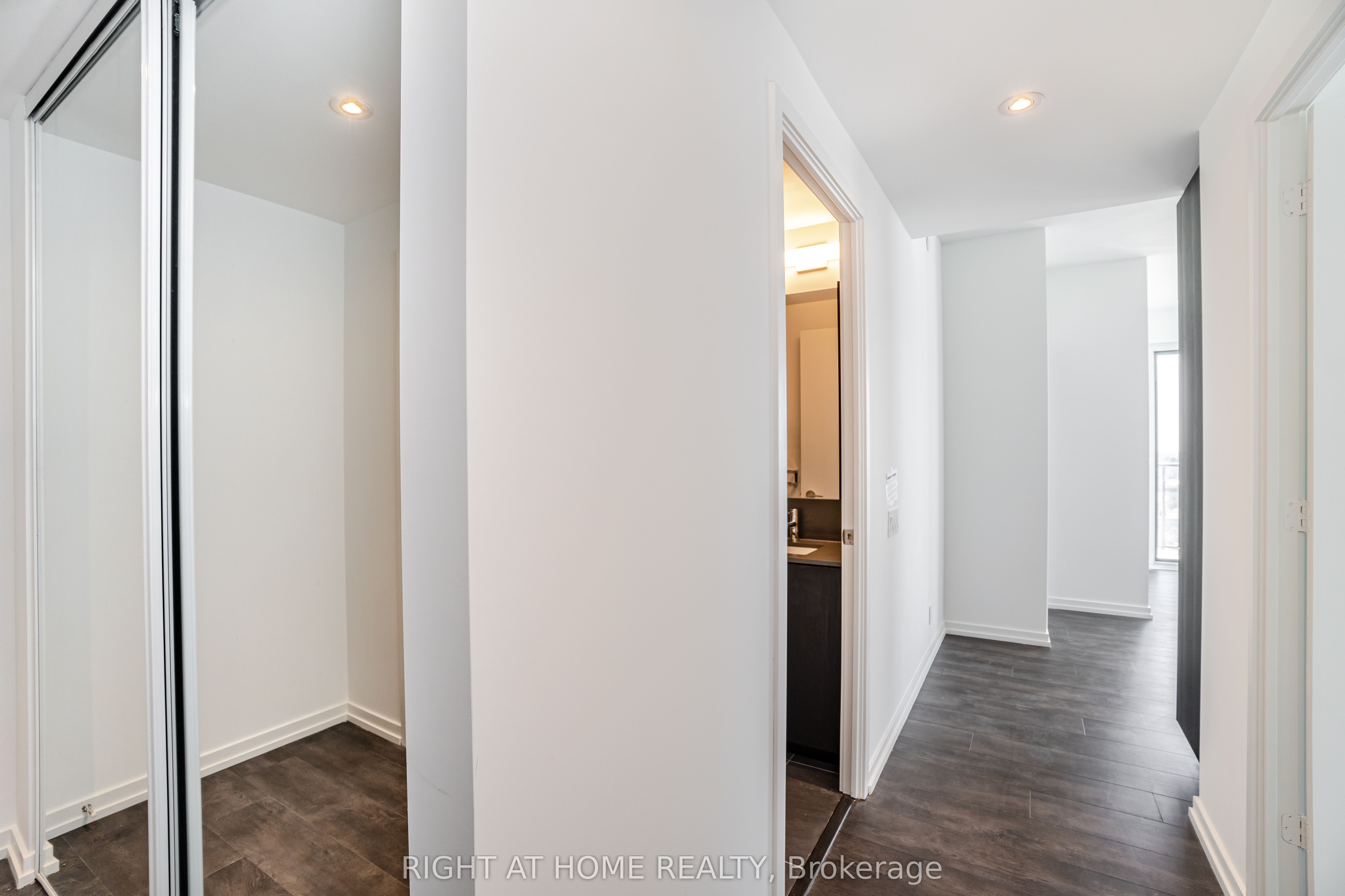 7890 Jane Street 2802