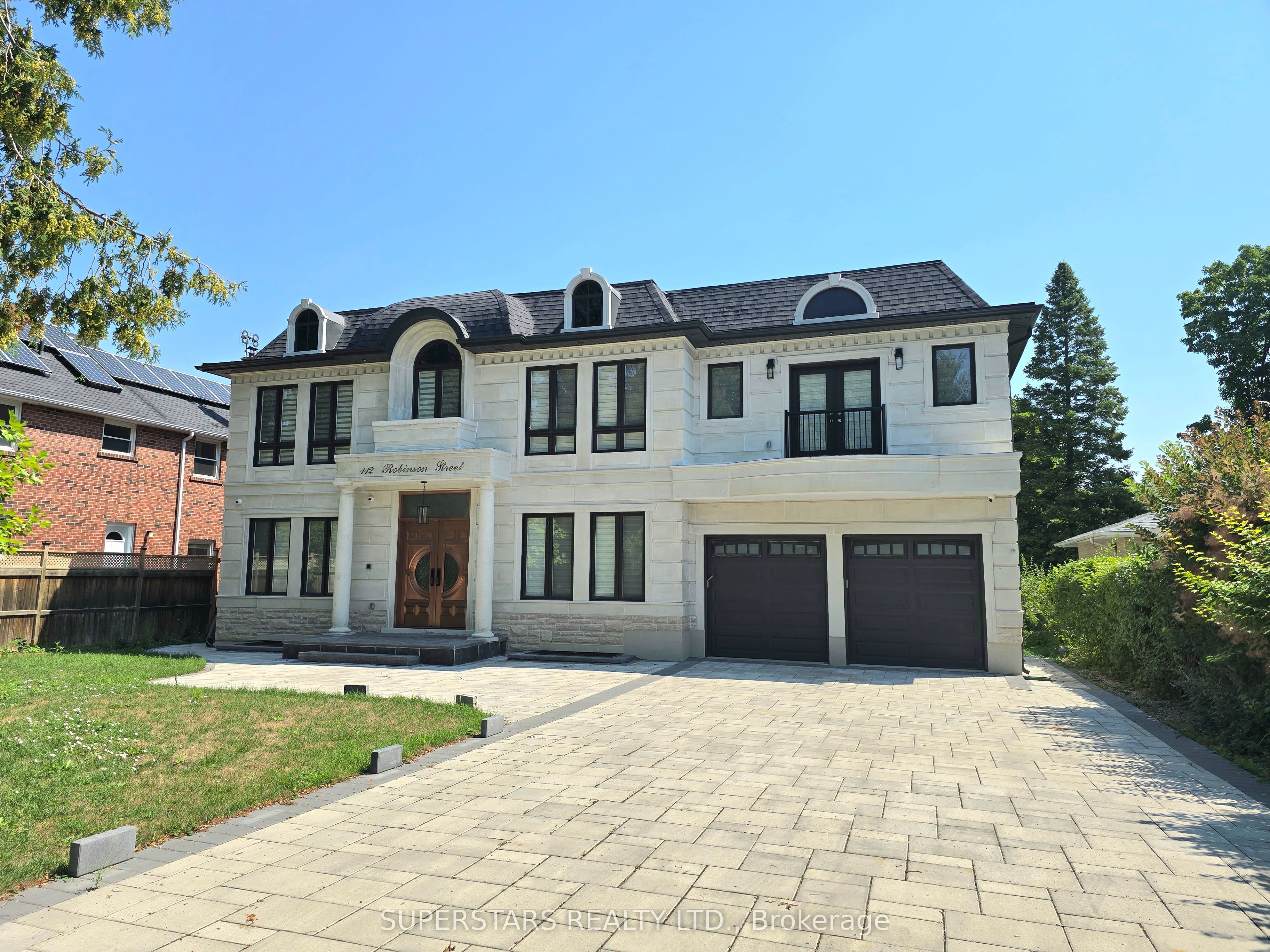 112 Robinson Street