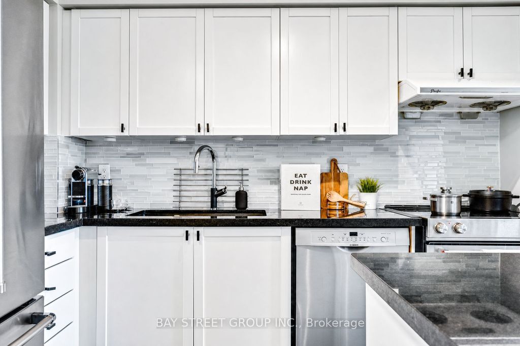 Photo of 55 Strathaven Drive #1706, Mississauga, ON L5R 4G9 (MLS # W13108162)