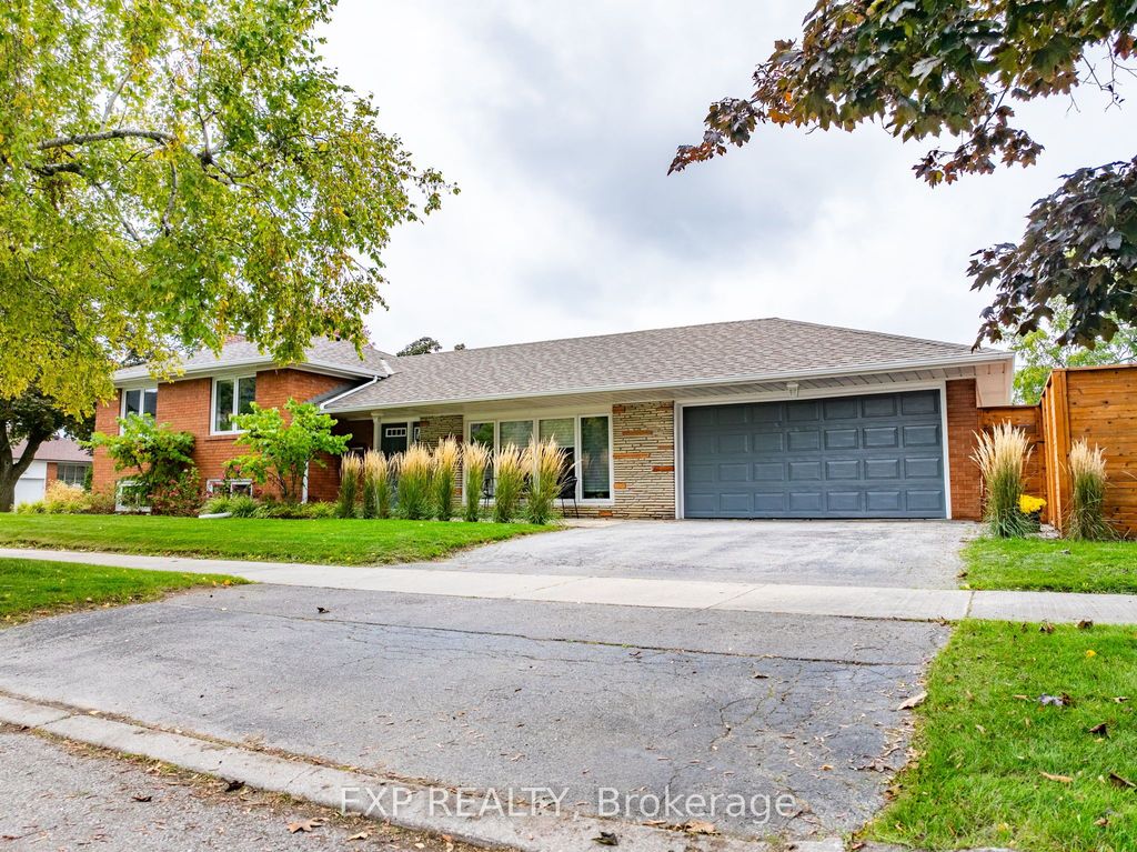Photo of 29 Newell Court, Toronto, ON M9A 4T9 (MLS # W12487120)