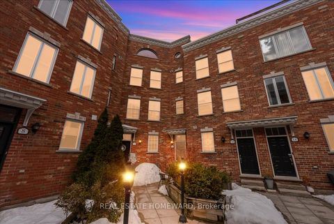 14 Fairhead Mews Toronto ON M4E 3Y4