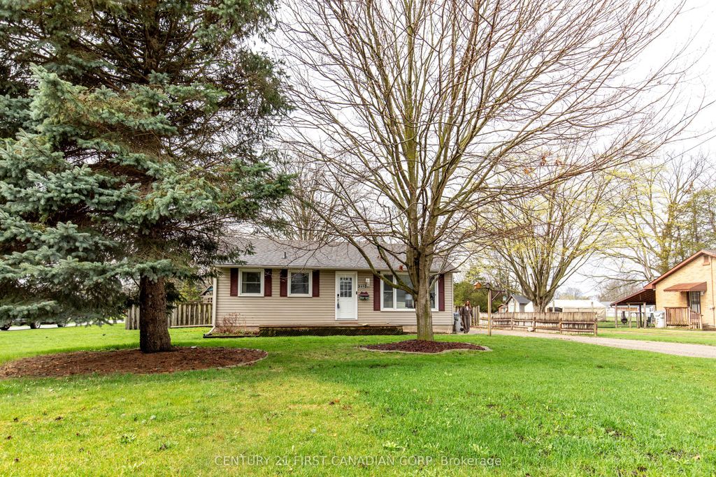 Photo of 232 Queen Street, Strathroy-Caradoc, ON N7G 2J1 (MLS # X13038402)