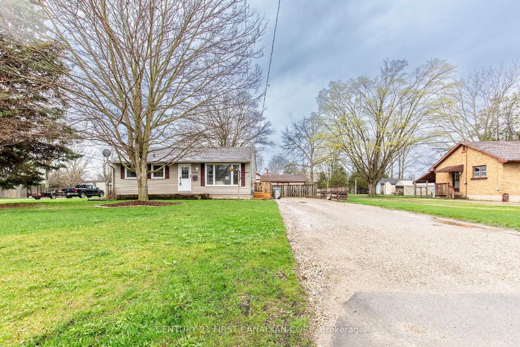 Photo of 232 Queen Street, Strathroy-Caradoc, ON N7G 2J1 (MLS # X13038402)