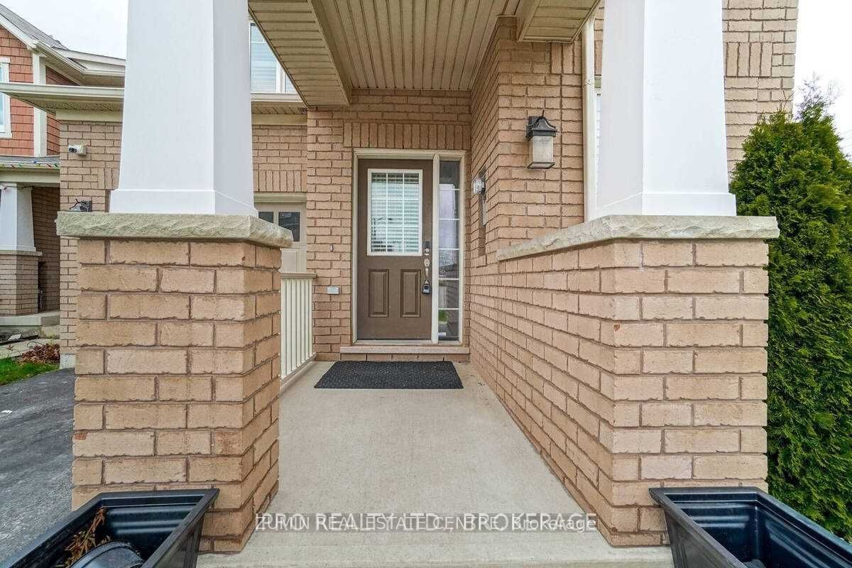 250 Woodley Crescent
