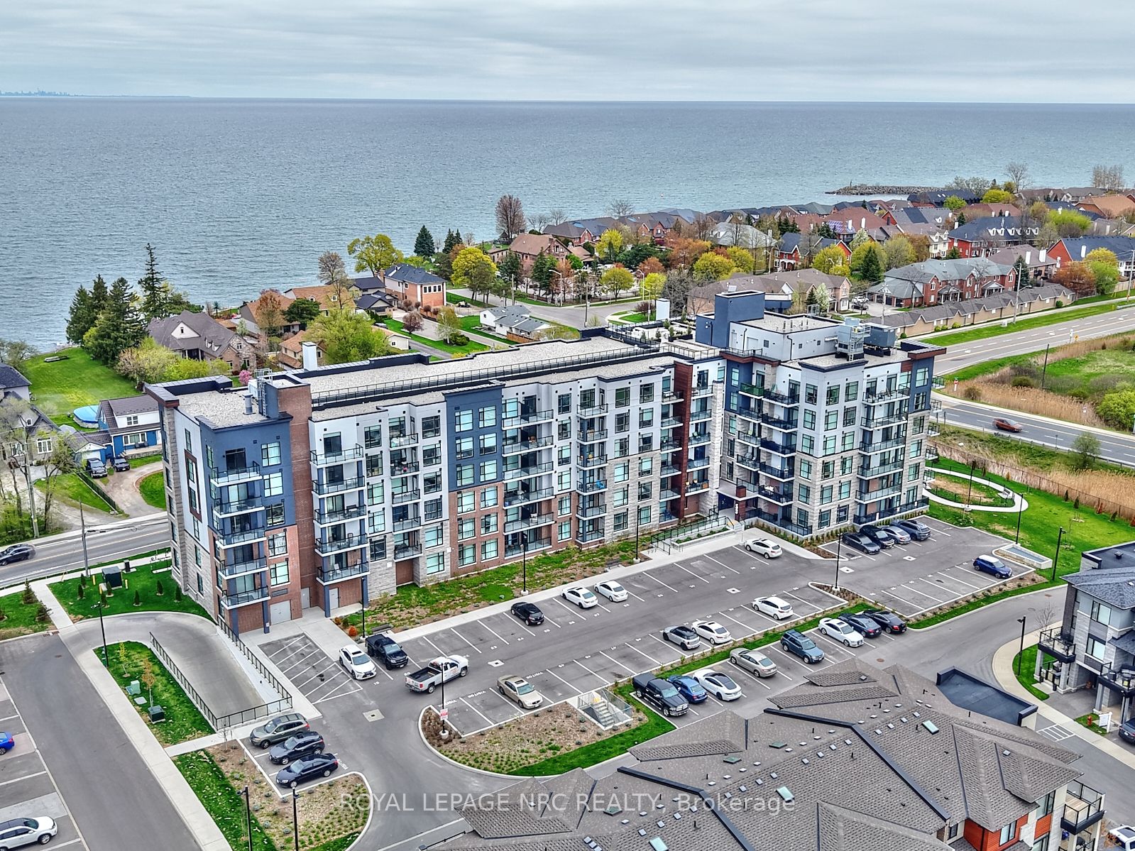 600 North Service Road 221