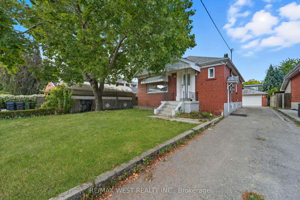 Photo of 38 Feltham Avenue, Toronto, ON M6N 2C3 (MLS # W13591136)