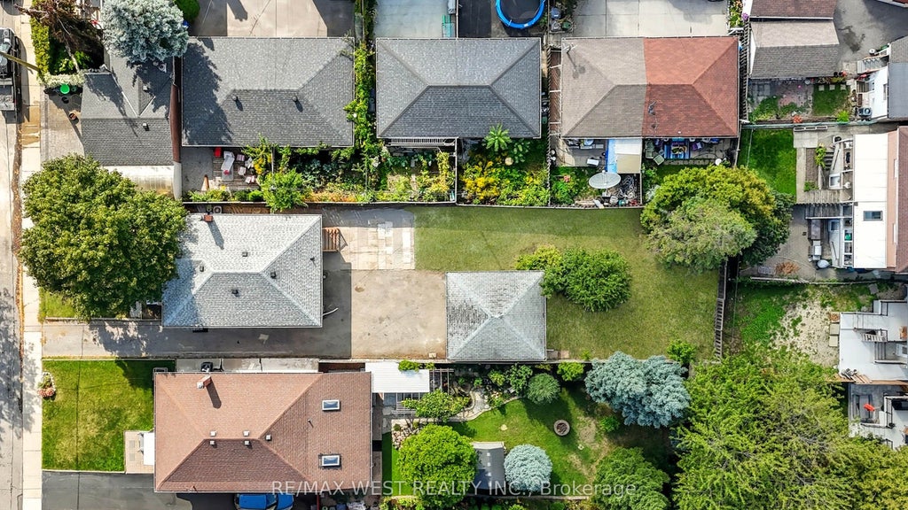 Photo of 38 Feltham Avenue, Toronto, ON M6N 2C3 (MLS # W13591136)