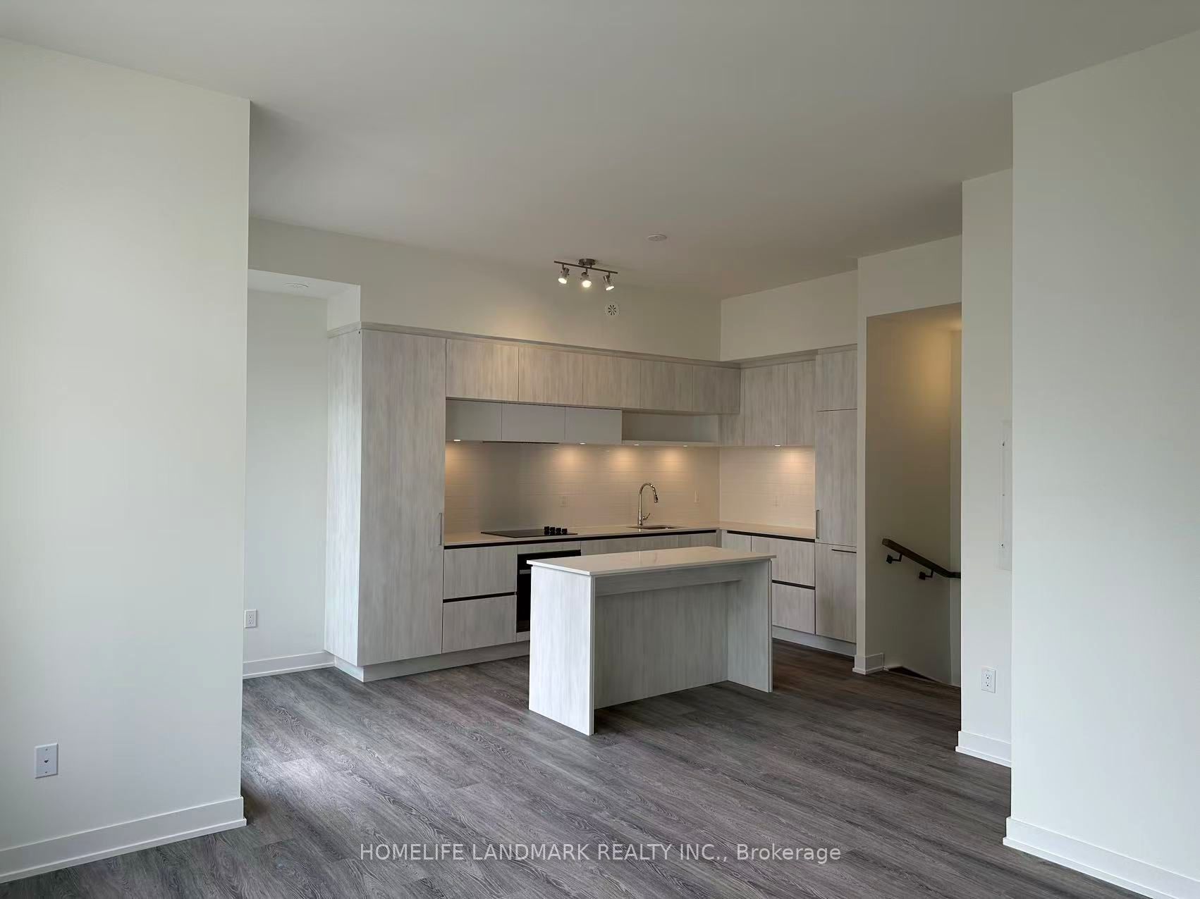 8 David Eyer Road 1224