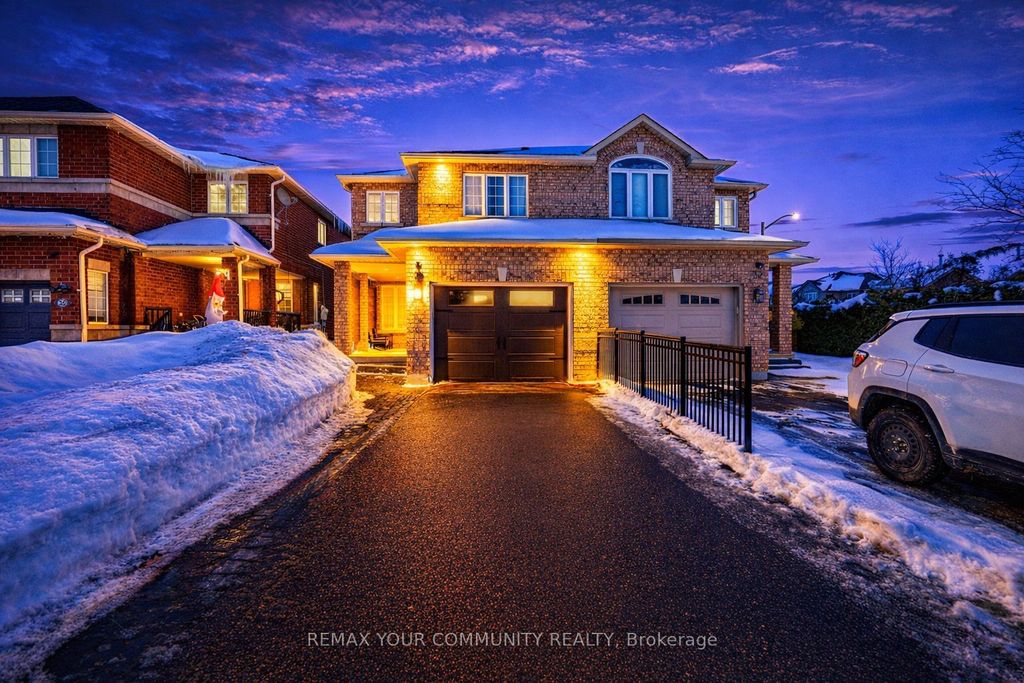 Photo of 34 Kalmar Crescent, Richmond Hill, ON L4E 3Z3 (MLS # N12790358)