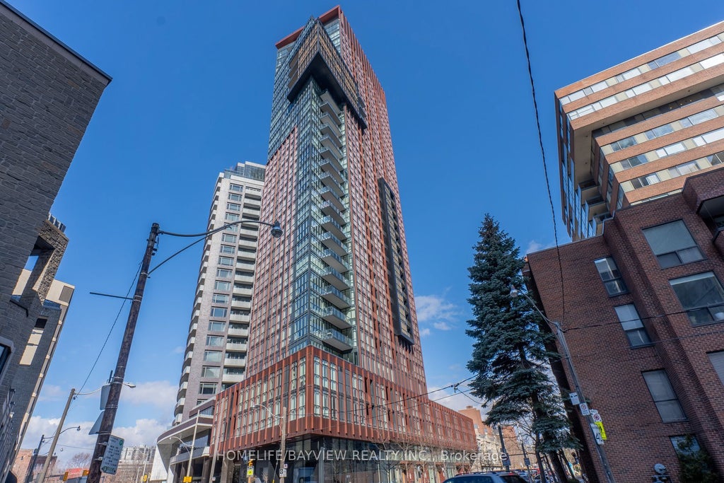 Photo of 32 Davenport Road #703, Toronto, ON M5R 0B5 (MLS # C13801522)