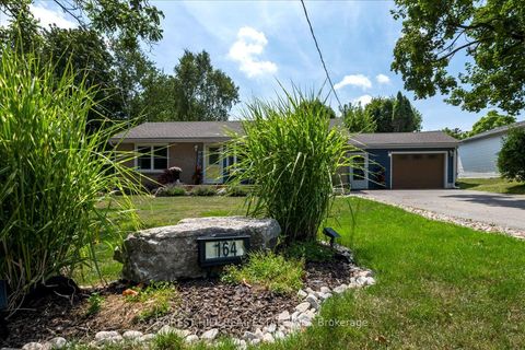 Property photo of 164 avenue road, newmarket, ON l3y 1n4