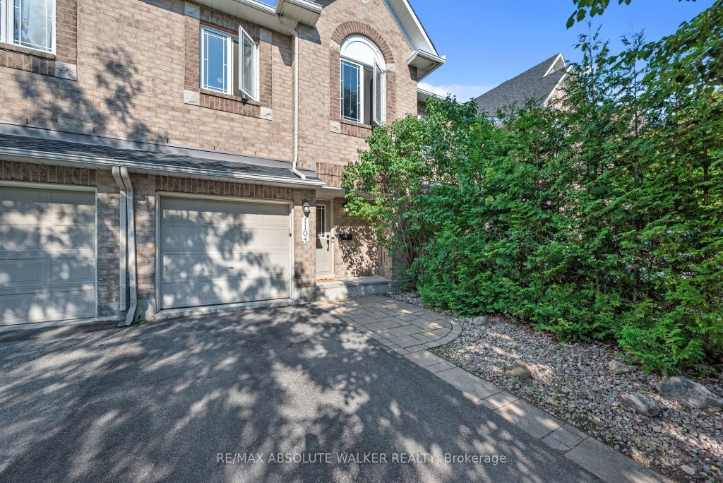 Photo of 1104 Candlewood Street, Orleans - Cumberland and Area, ON K4A 4Z9 (MLS # X14079988)