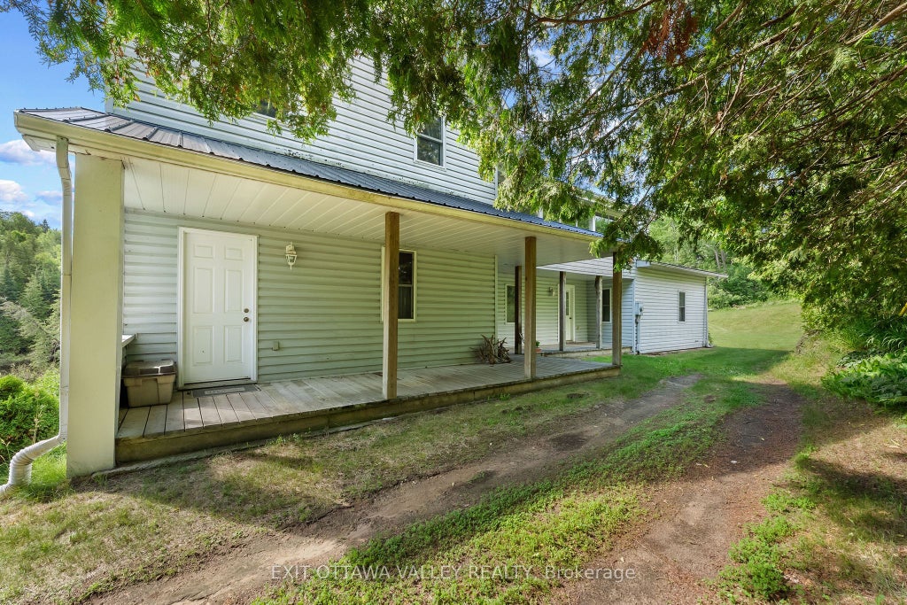 Photo of 162 Highway No. 28 N/A, Addington Highlands, ON K0H 1L0 (MLS # X13529886)