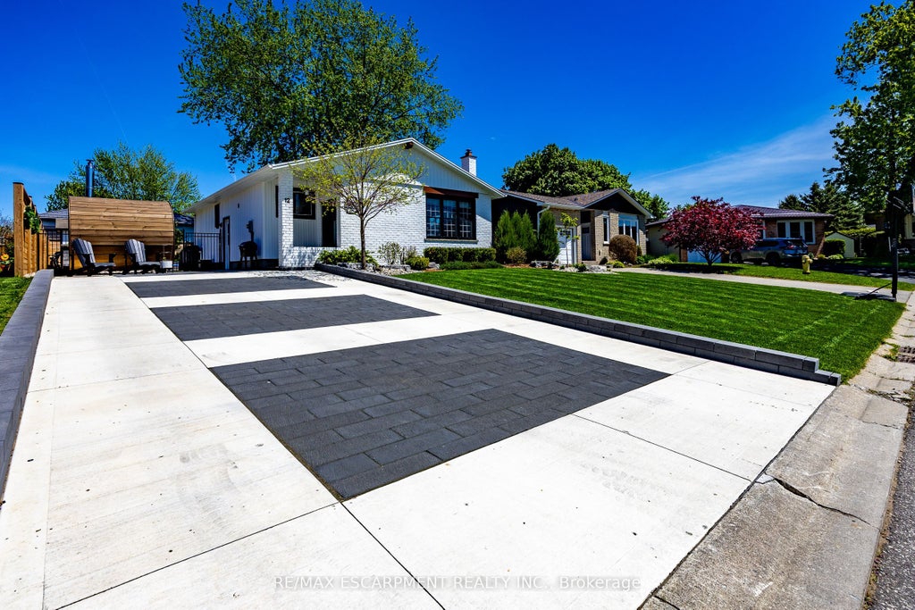 Photo of 12 Westdale Avenue, Norfolk, ON N0A 1N4 (MLS # X13794640)