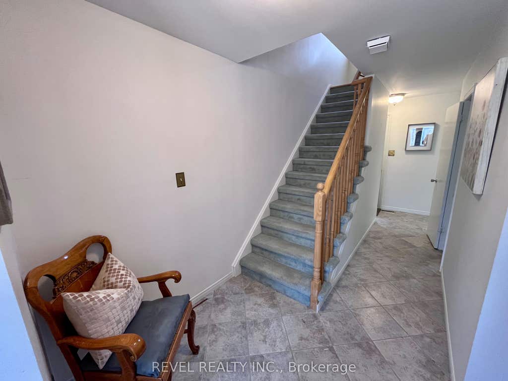 Photo of 26 Parkland Court, Aurora, ON L4G 3M6 (MLS # N13539586)