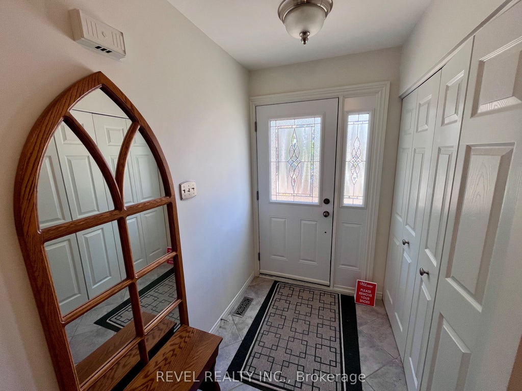 Photo of 26 Parkland Court, Aurora, ON L4G 3M6 (MLS # N13539586)