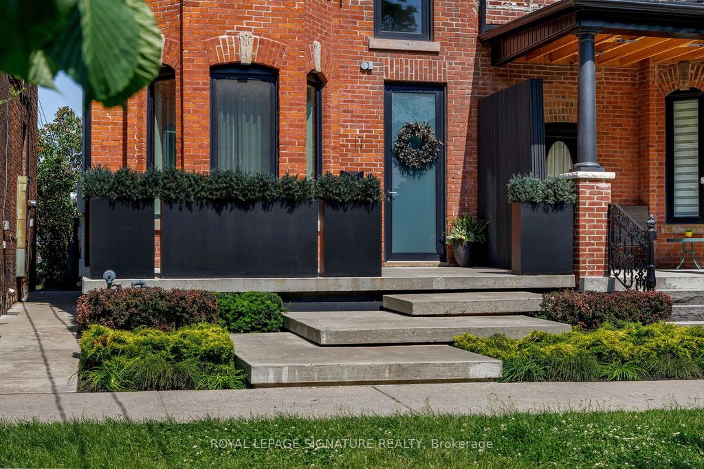 Photo of 17 Lakeview Avenue, Toronto, ON M6J 3B2 (MLS # C12721758)