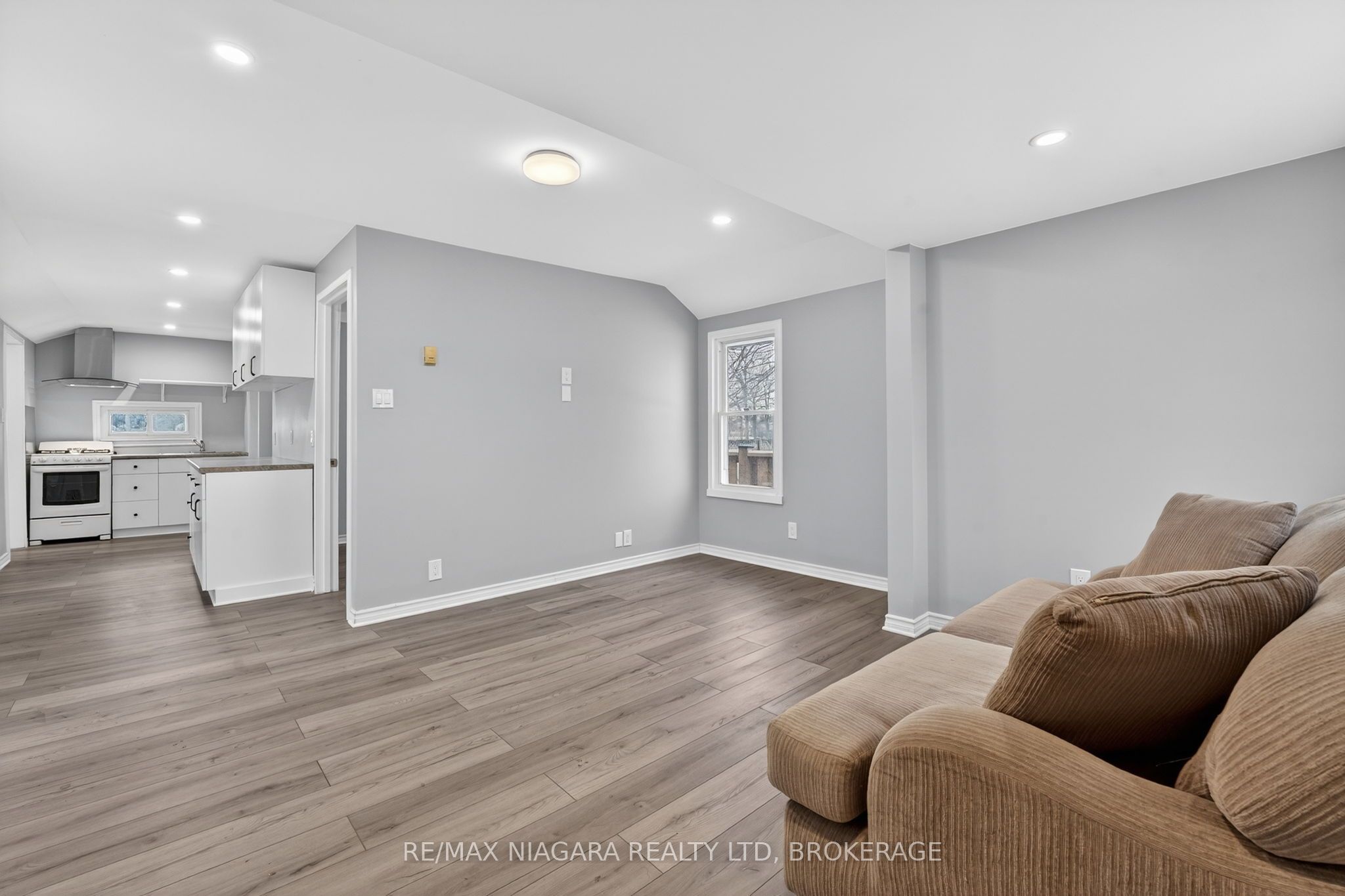 40 Longtent Avenue