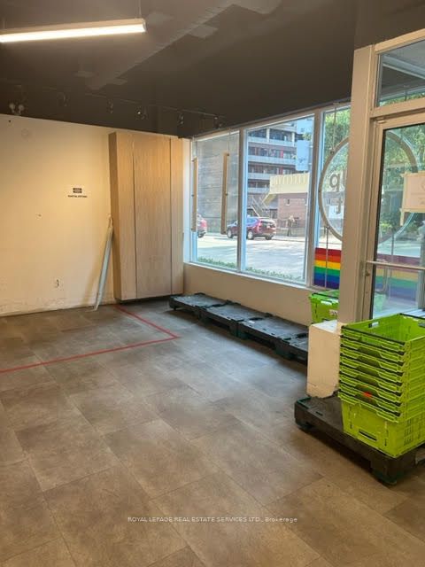 Photo 1 of 4 — 609 Church Street, Toronto, ON M4Y 2T3