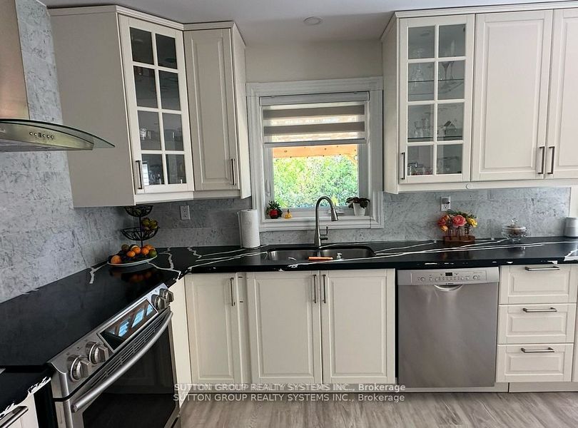 6807 Gracefield Drive W