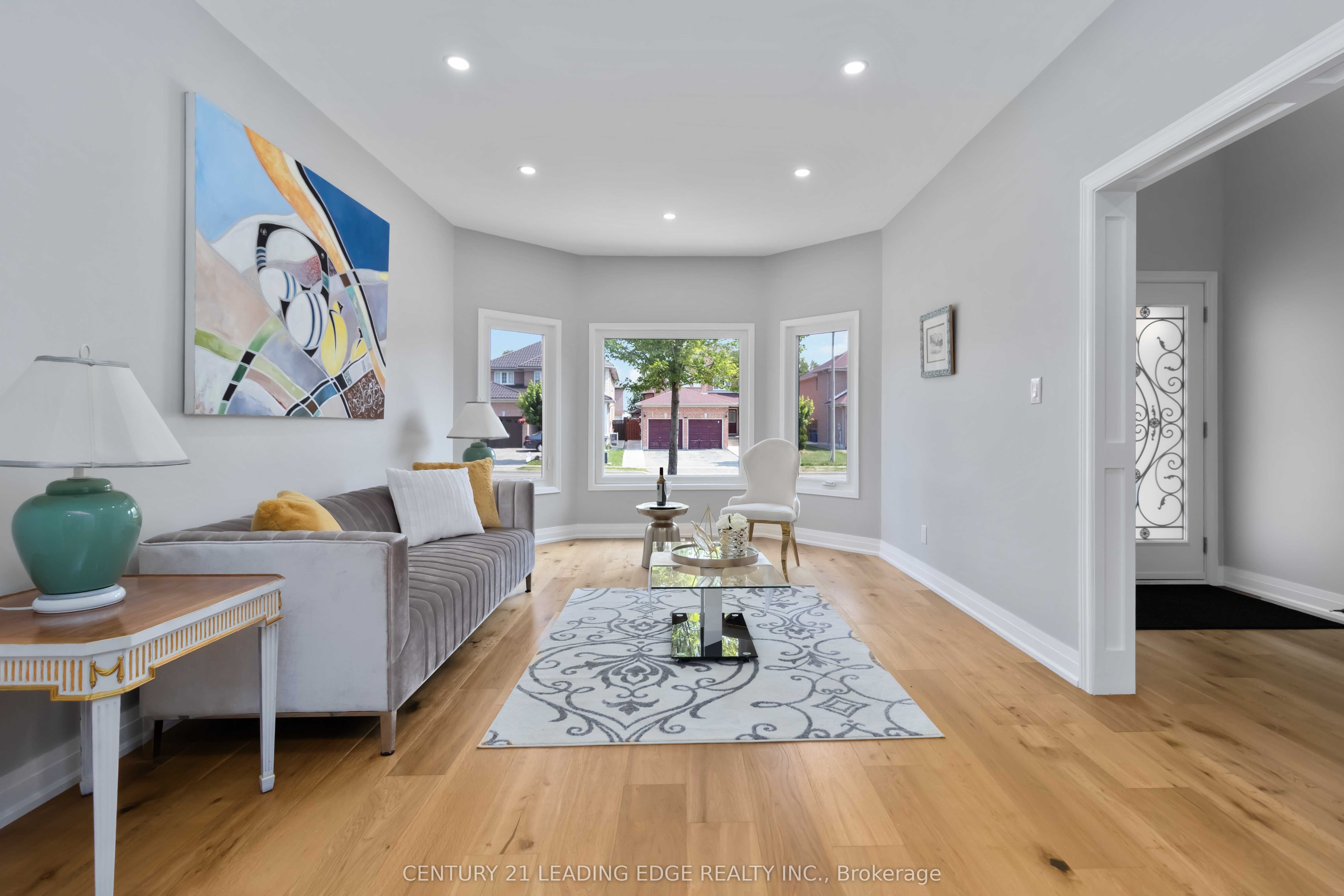 286 FERNFOREST Drive