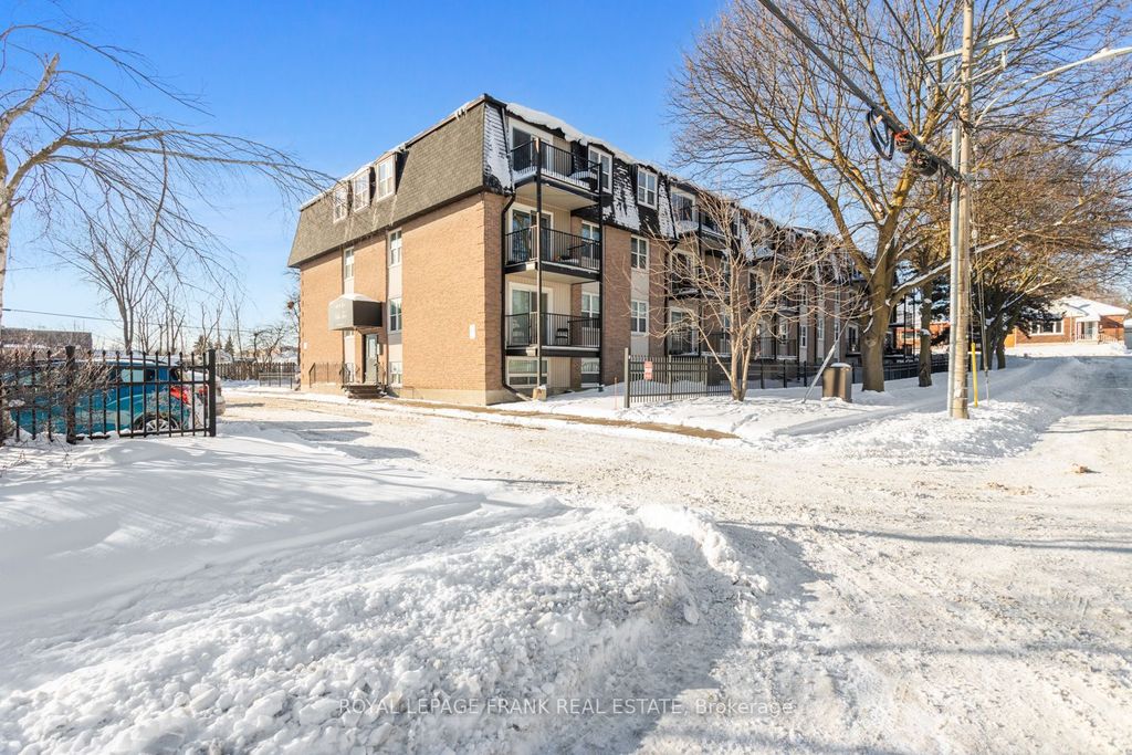 Photo of 25 E College Street, Belleville, ON K8P 2E3 (MLS # X12720234)