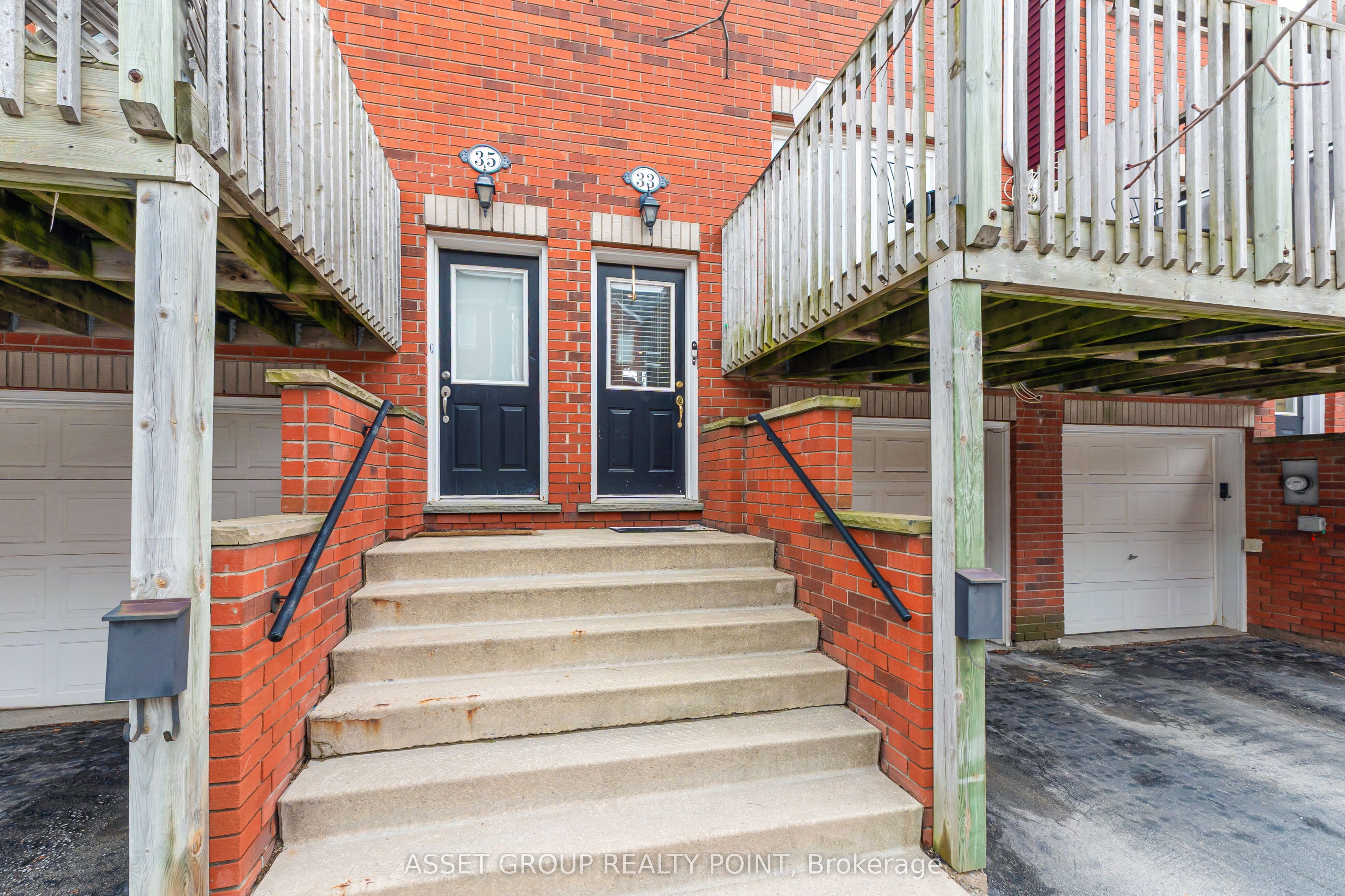 1751 Lampman Avenue 33