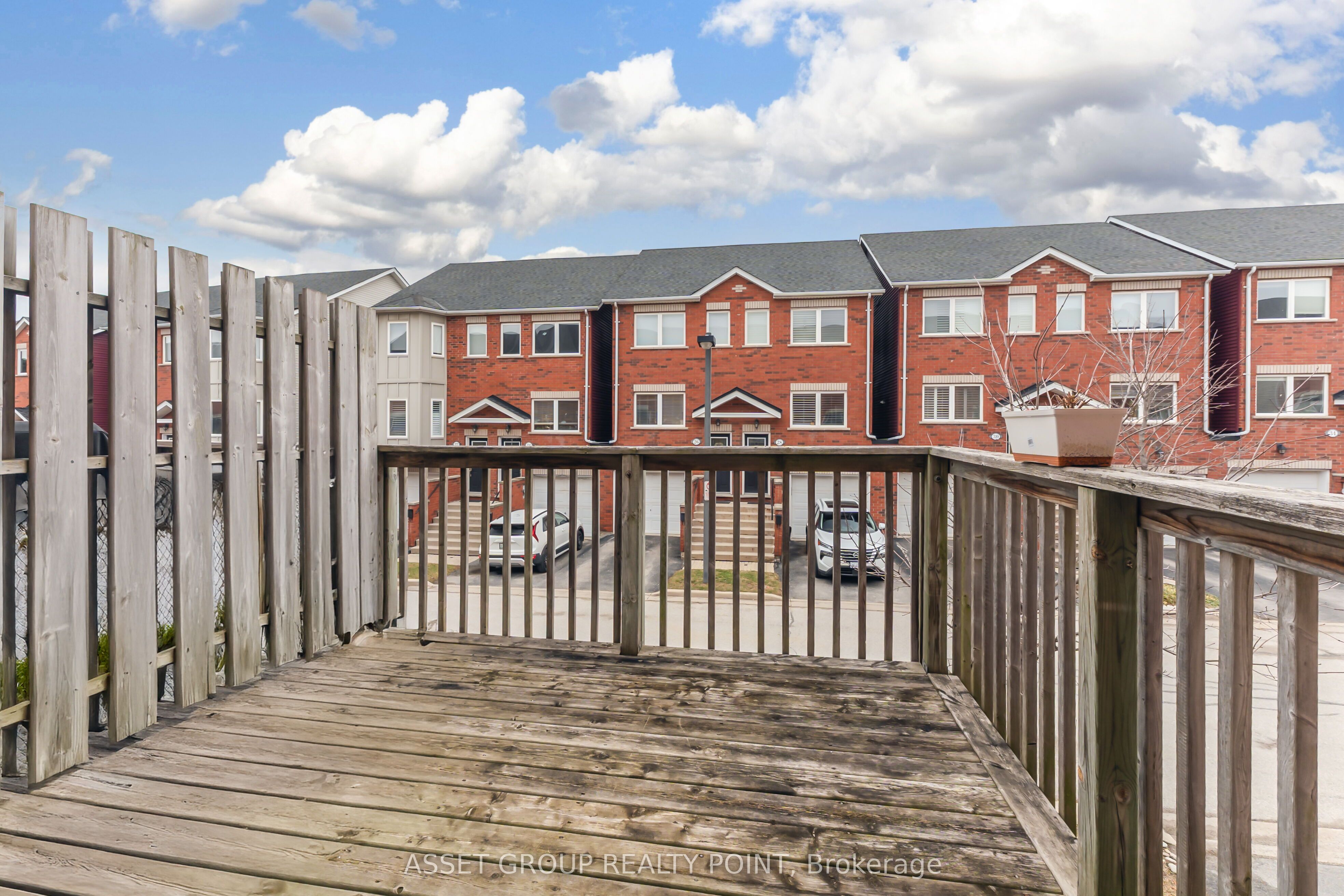 1751 Lampman Avenue 33