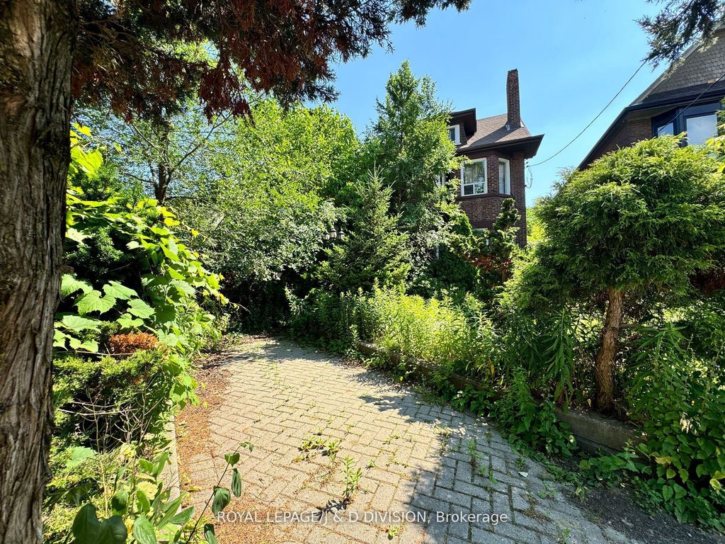 Photo of 165 High Park Avenue, Toronto, ON M6P 2S3 (MLS # W12317190)