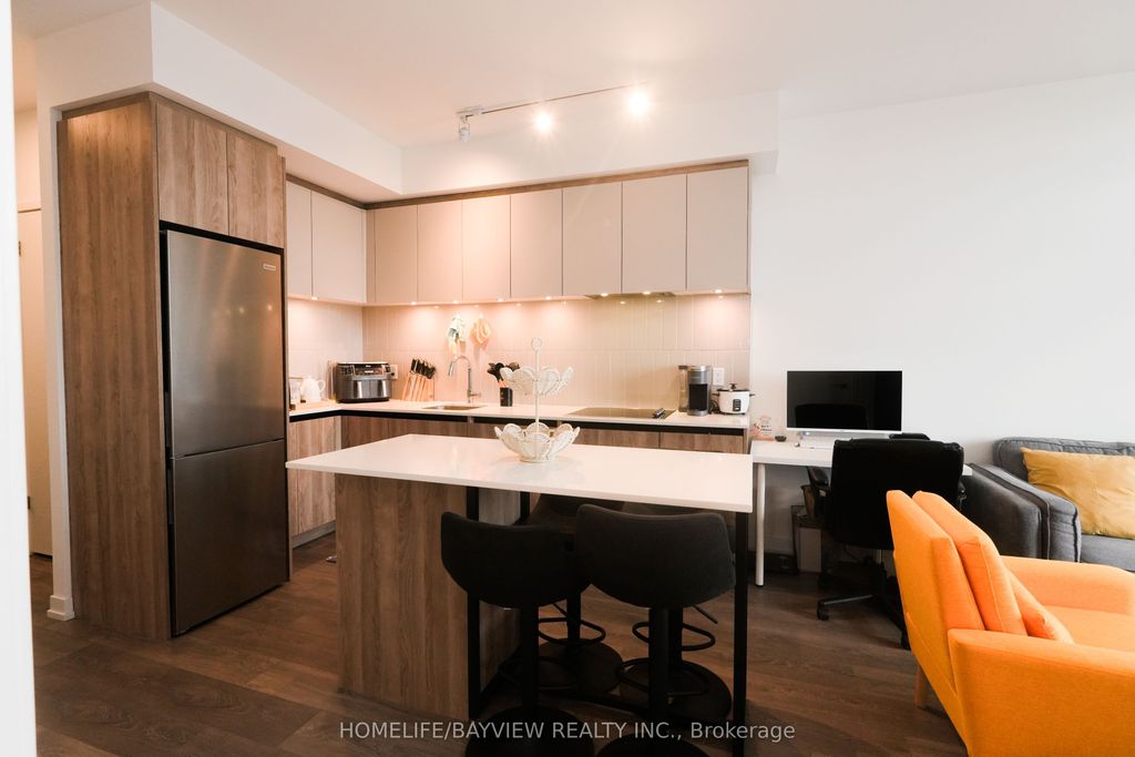 Photo of 8 Beverley Glen Boulevard #603, Vaughan, ON L4K 0L5 (MLS # N13141516)