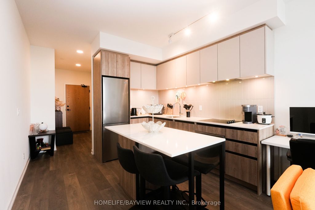 Photo of 8 Beverley Glen Boulevard #603, Vaughan, ON L4K 0L5 (MLS # N13141516)