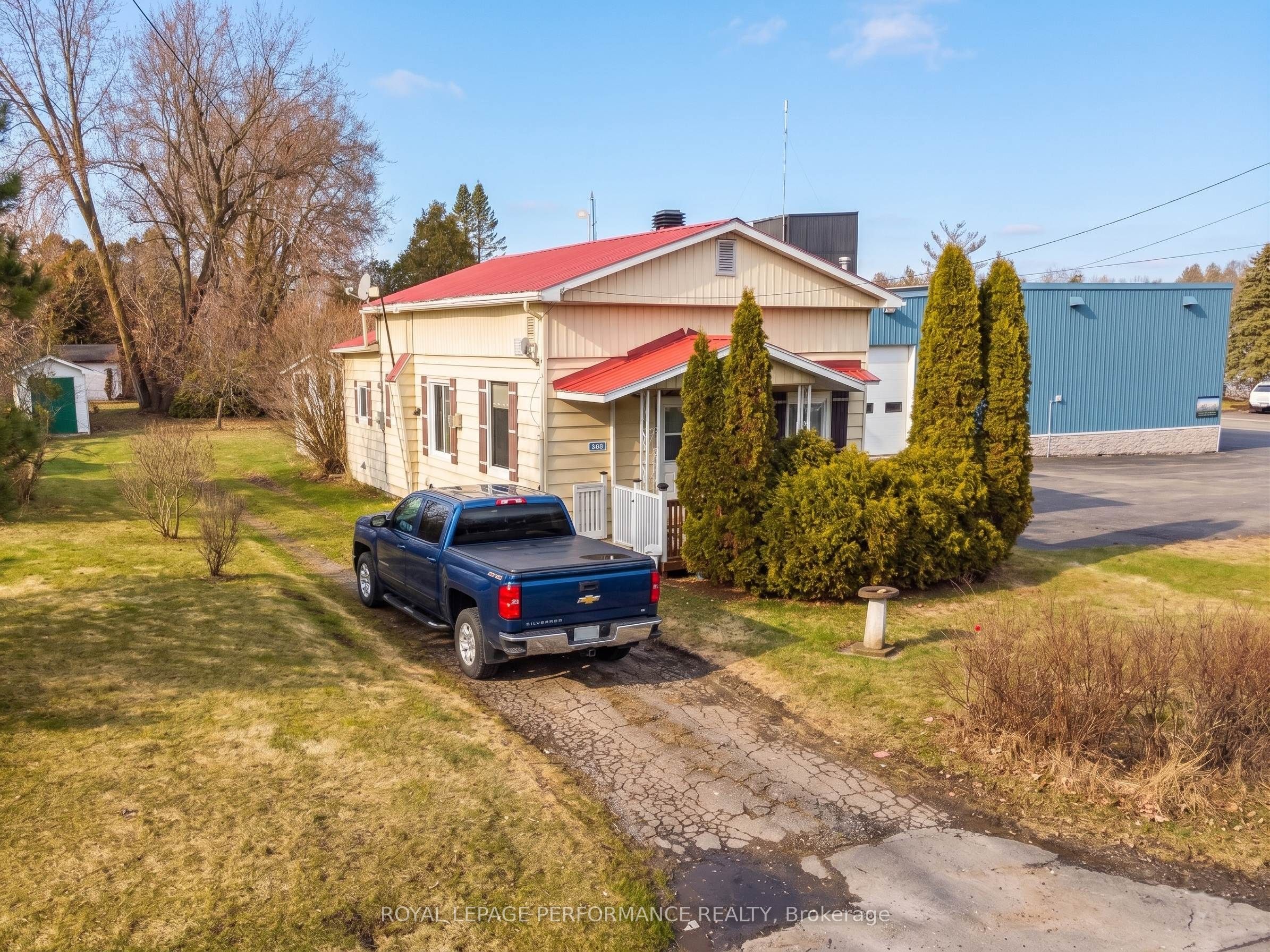Photo 1 of 21 — 4866 2nd Line Road, South Glengarry, ON K0C 1Z0