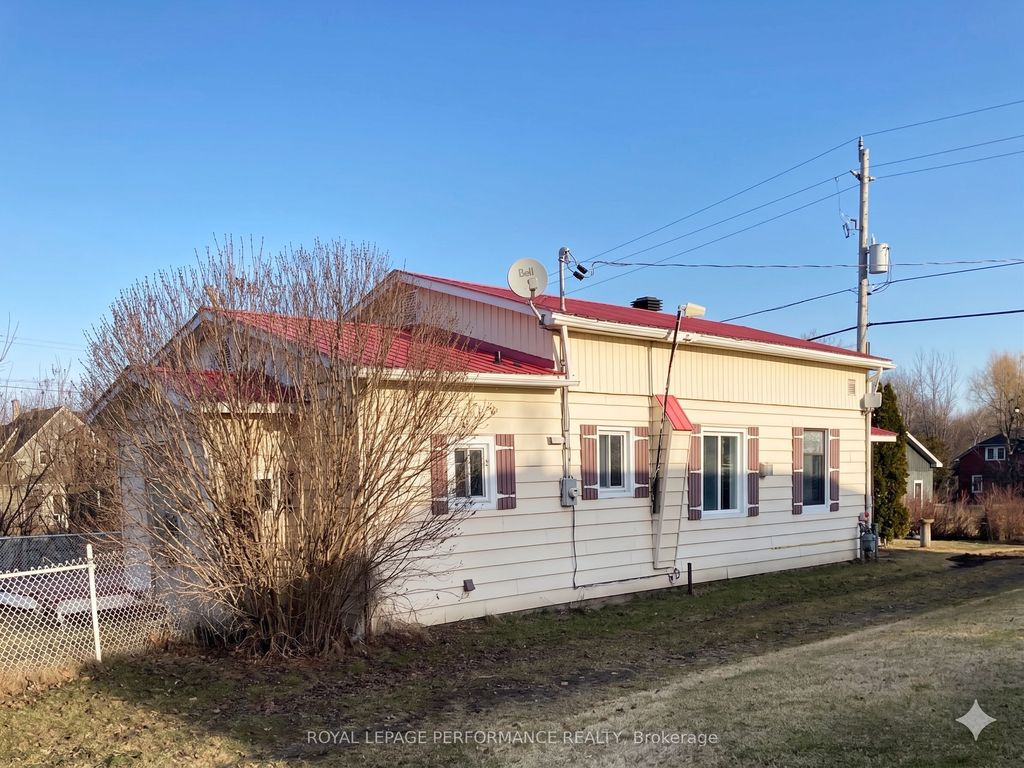 Photo of 4866 2nd Line Road, South Glengarry, ON K0C 1Z0 (MLS # X13004986)