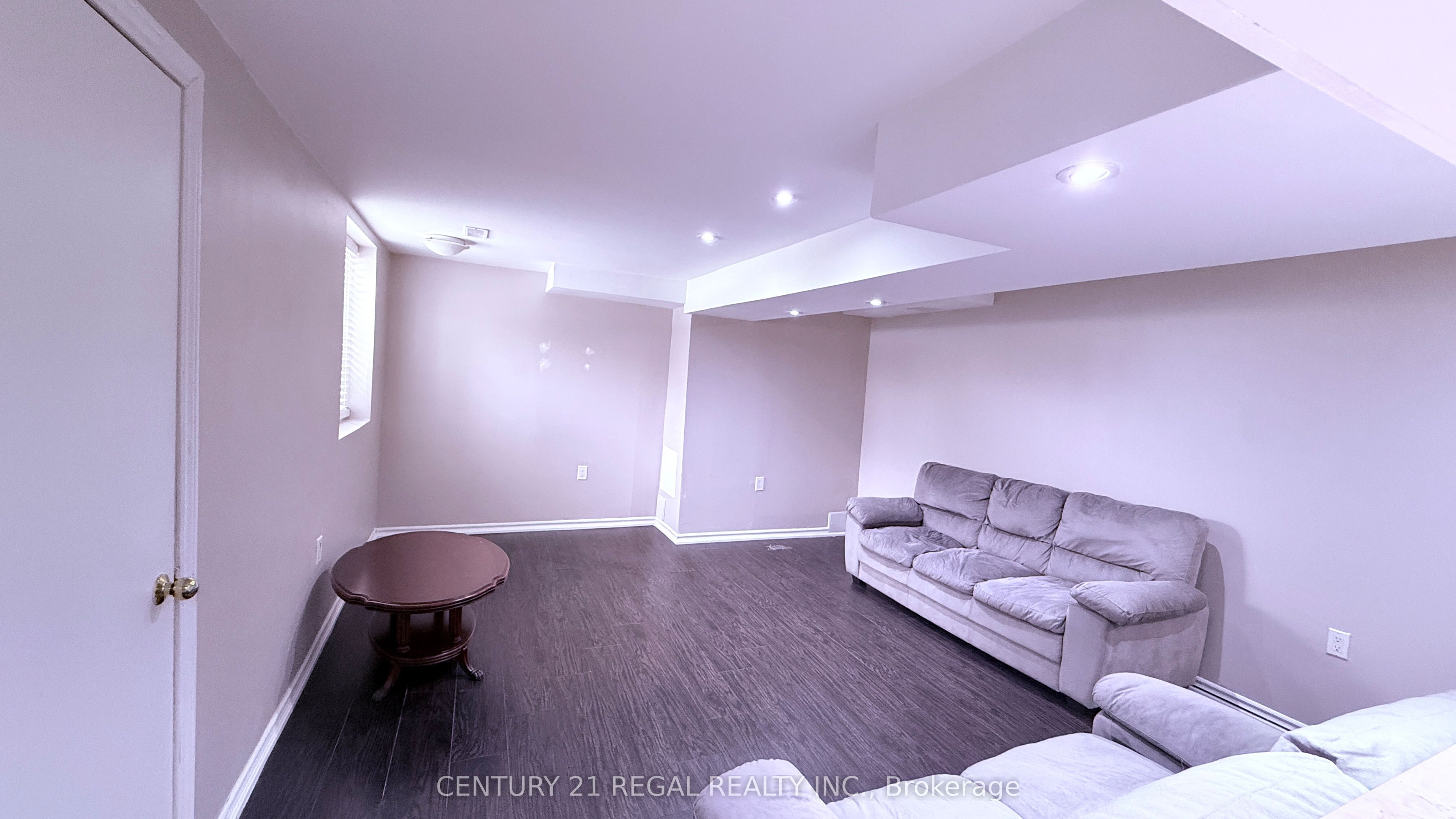 39 Laurentide Crescent