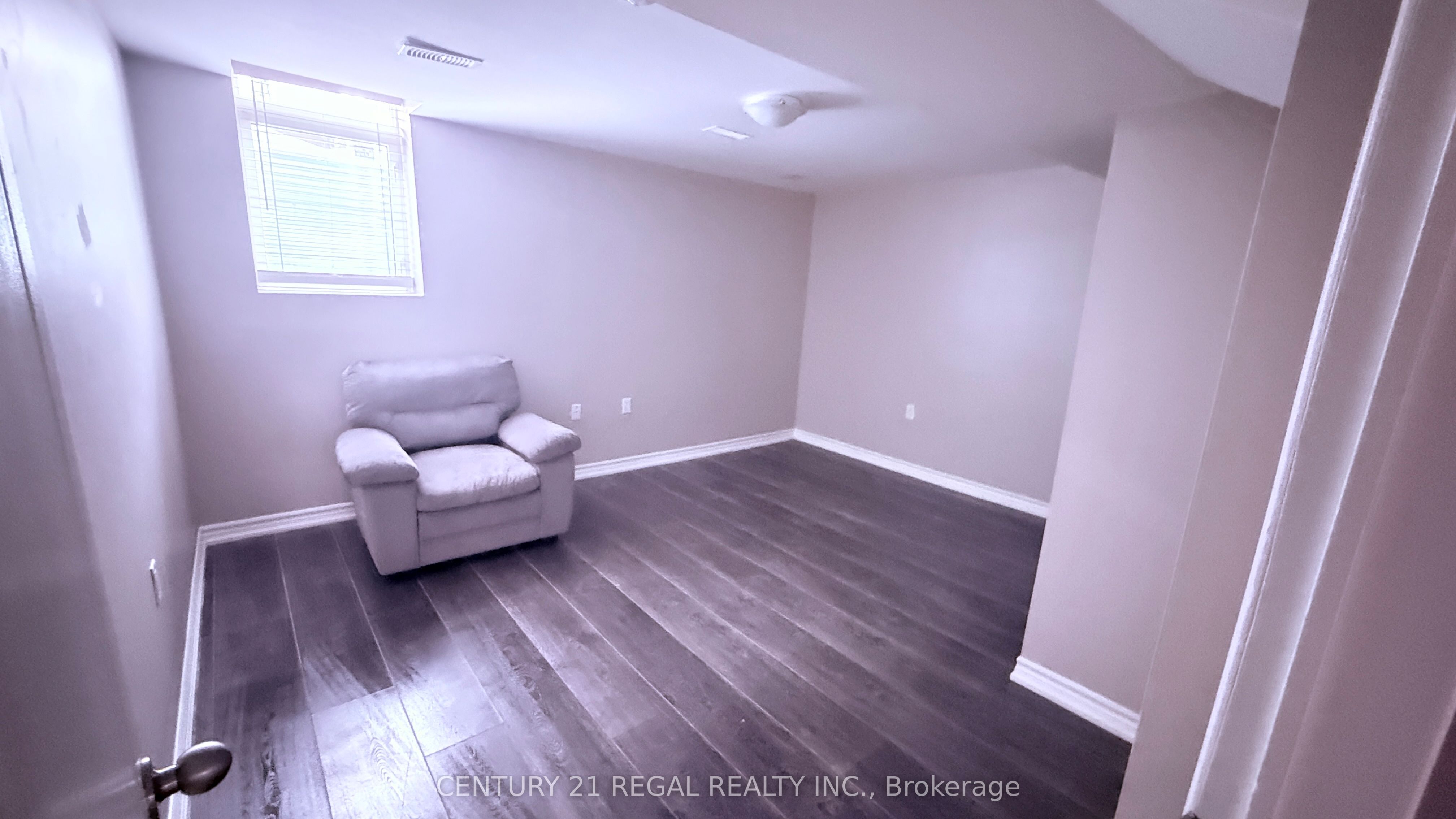 39 Laurentide Crescent