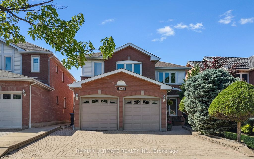 Photo of 961 Focal Road, Mississauga, ON L5V 1M8 (MLS # W12612708)