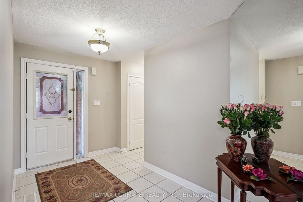 Photo of 961 Focal Road, Mississauga, ON L5V 1M8 (MLS # W12612708)