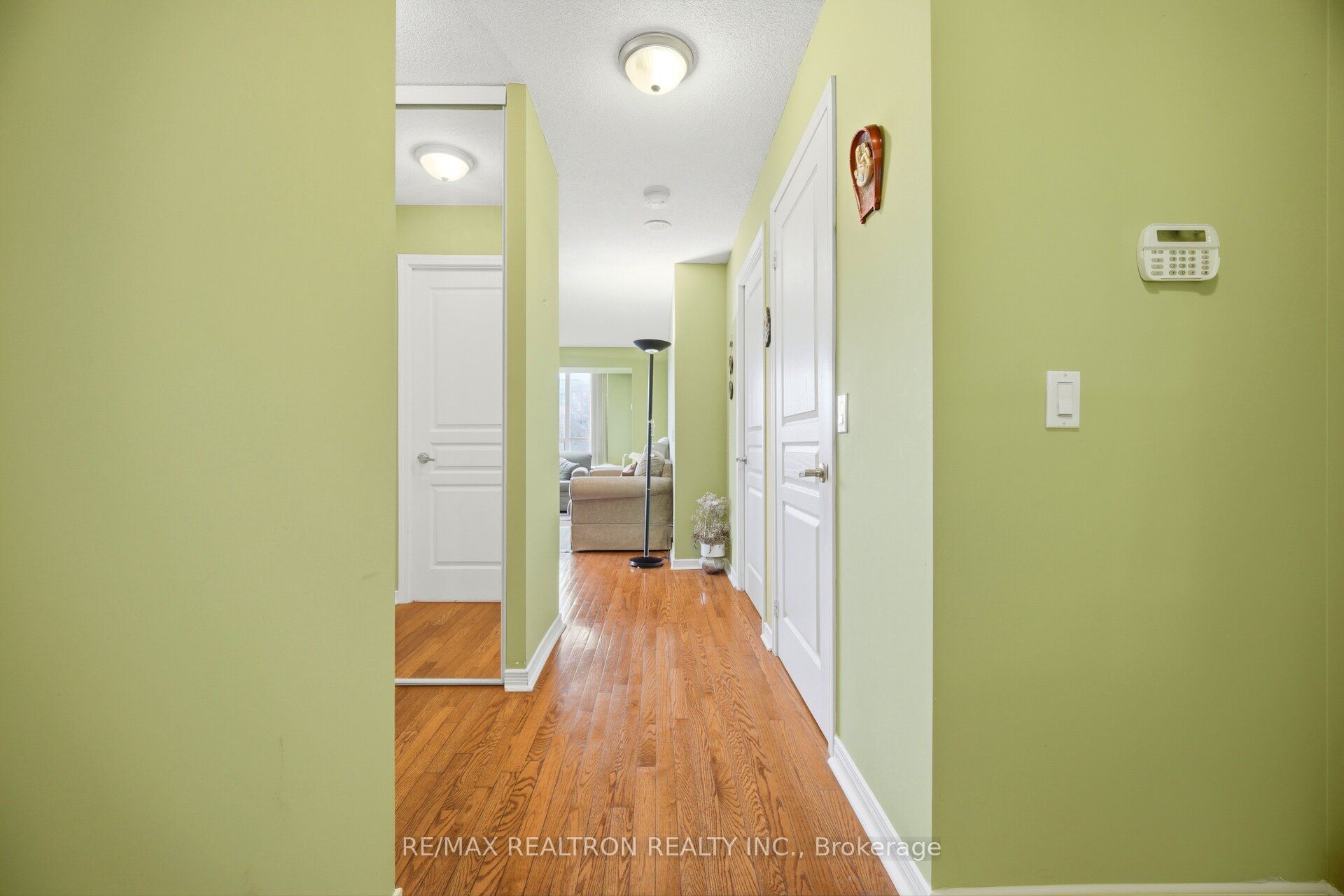 330 Red Maple Road 411