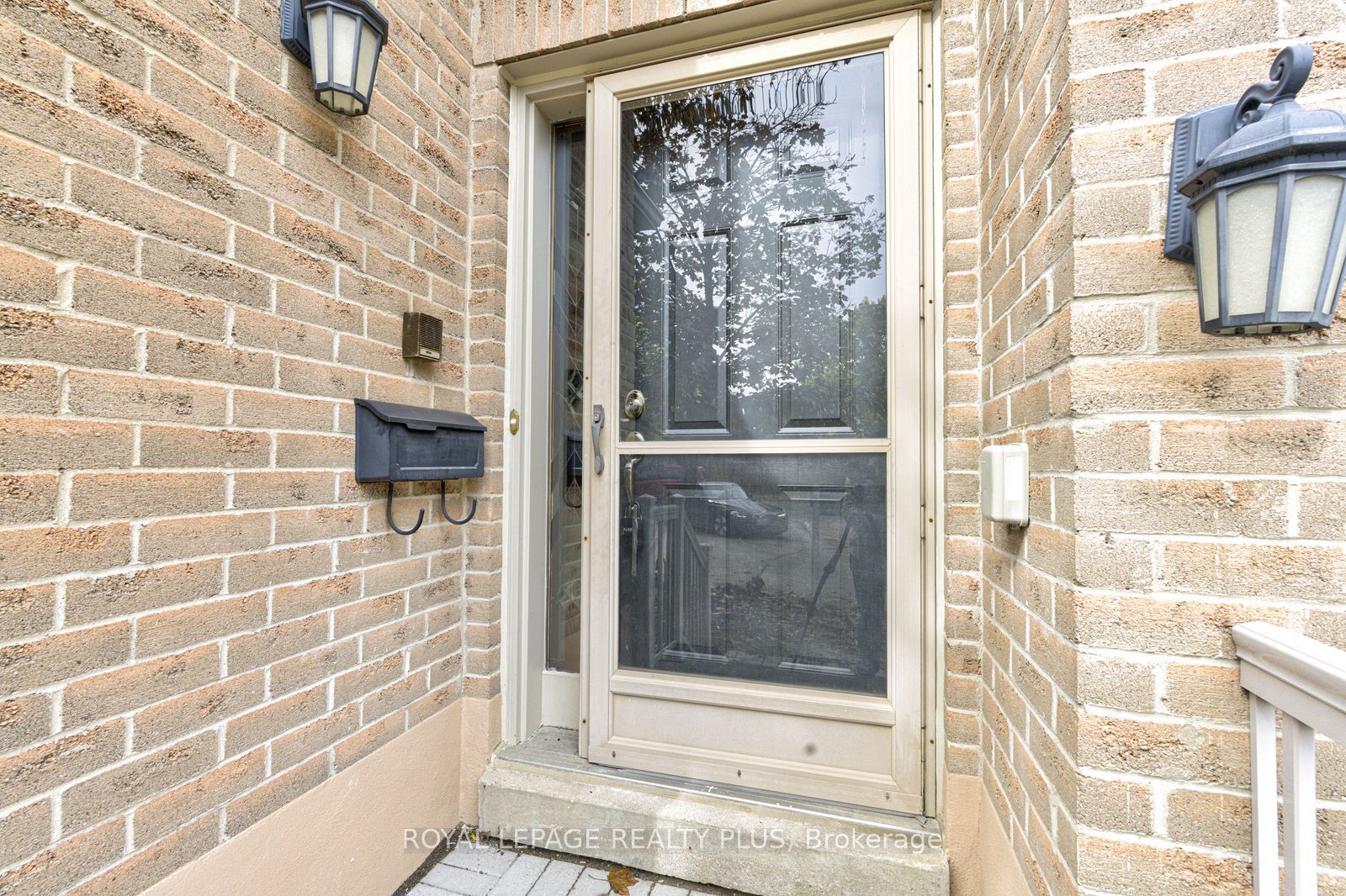 5490 Glen Erin Drive 3