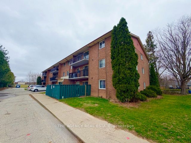Photo 1 of 7 — 76 Vanier Drive 302, Chatham-Kent, ON N7L 2T2