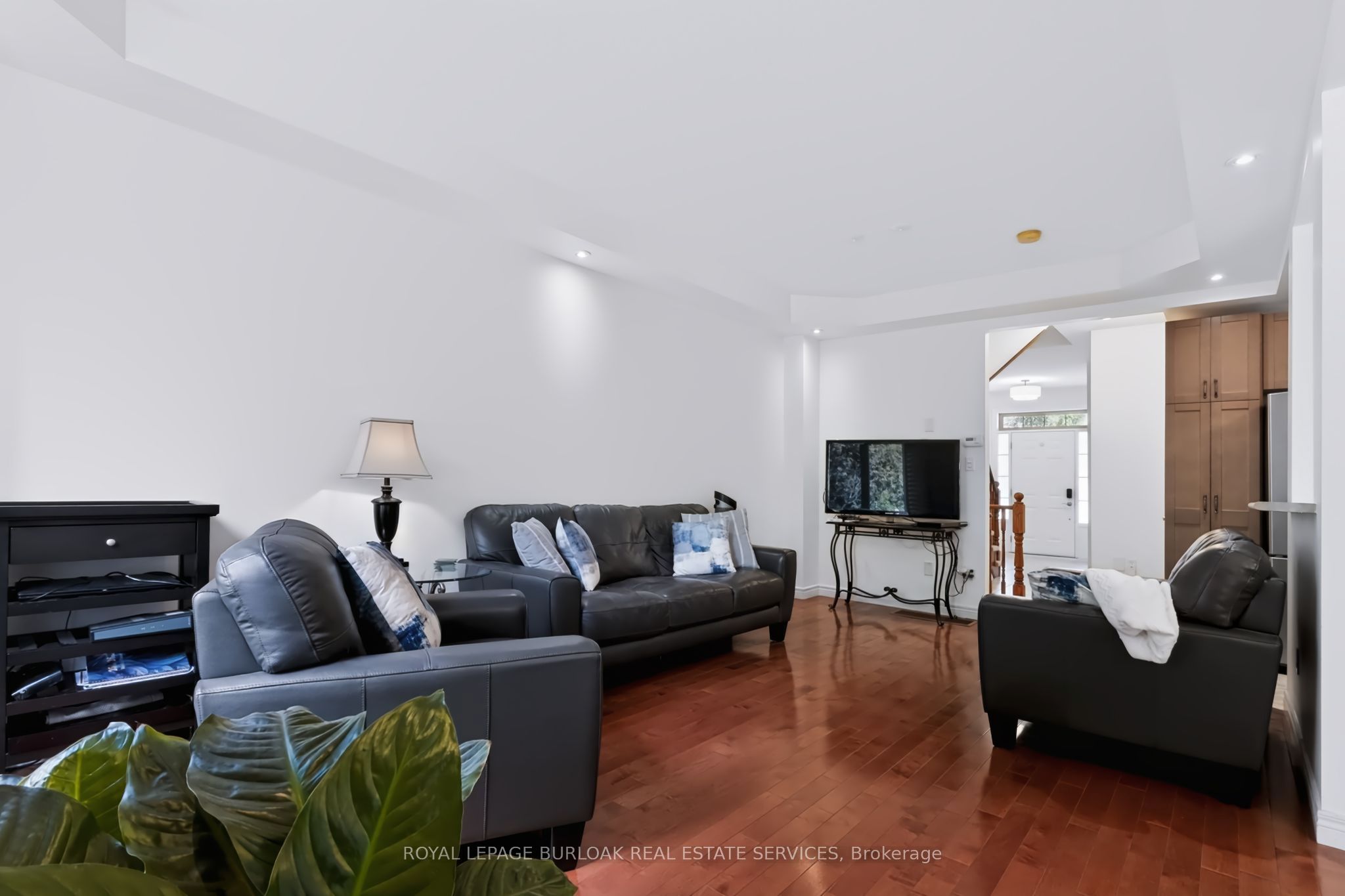 5151 Upper Middle Road 11