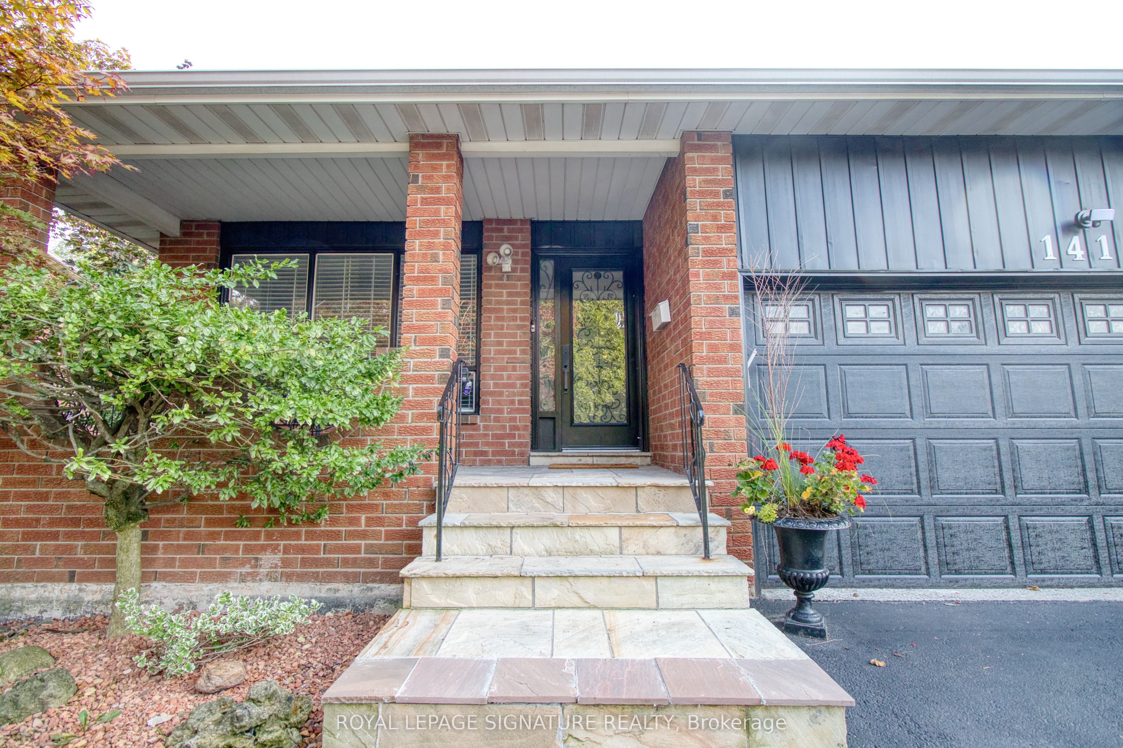 1414 Harmsworth Square