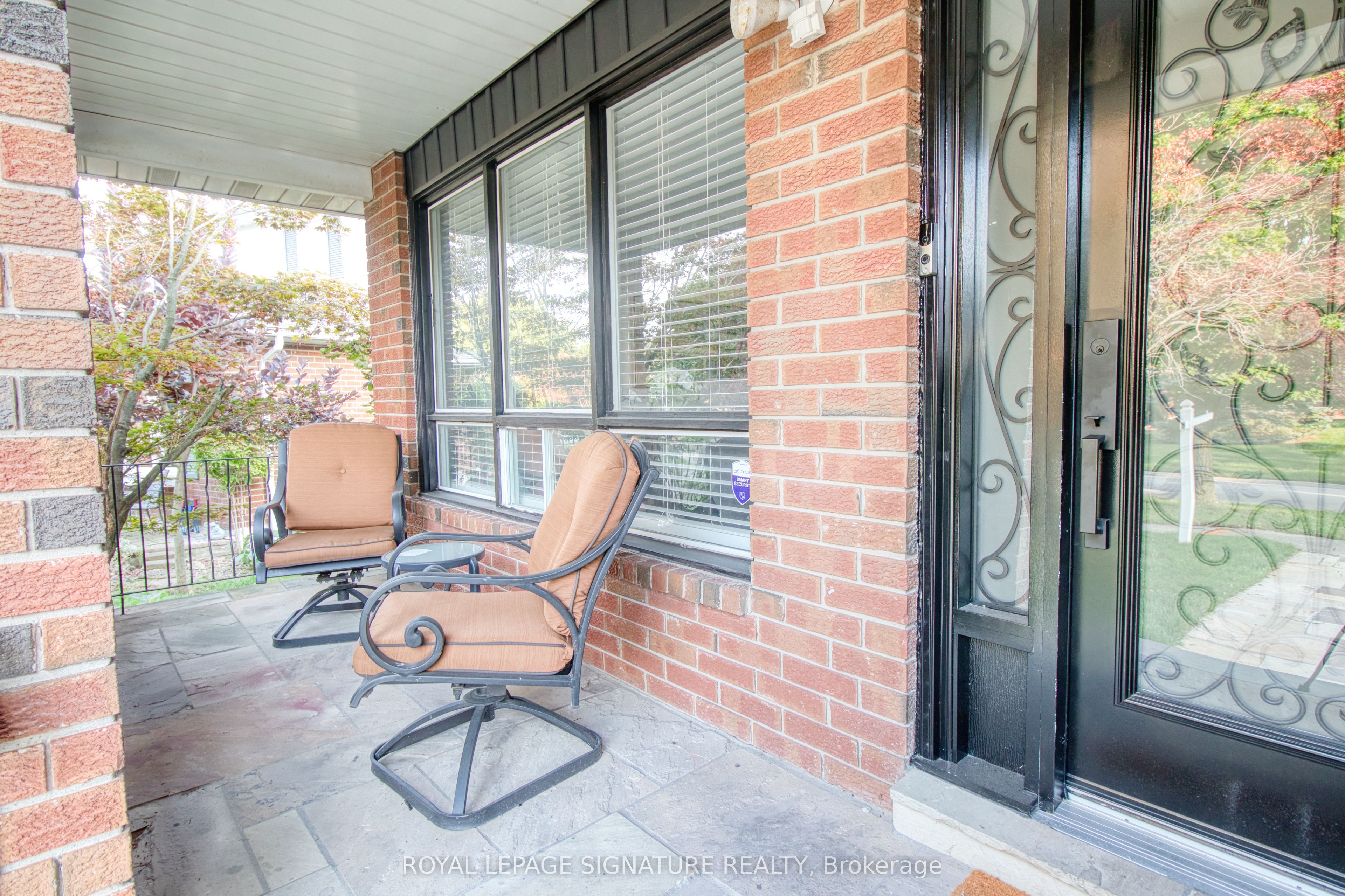 1414 Harmsworth Square