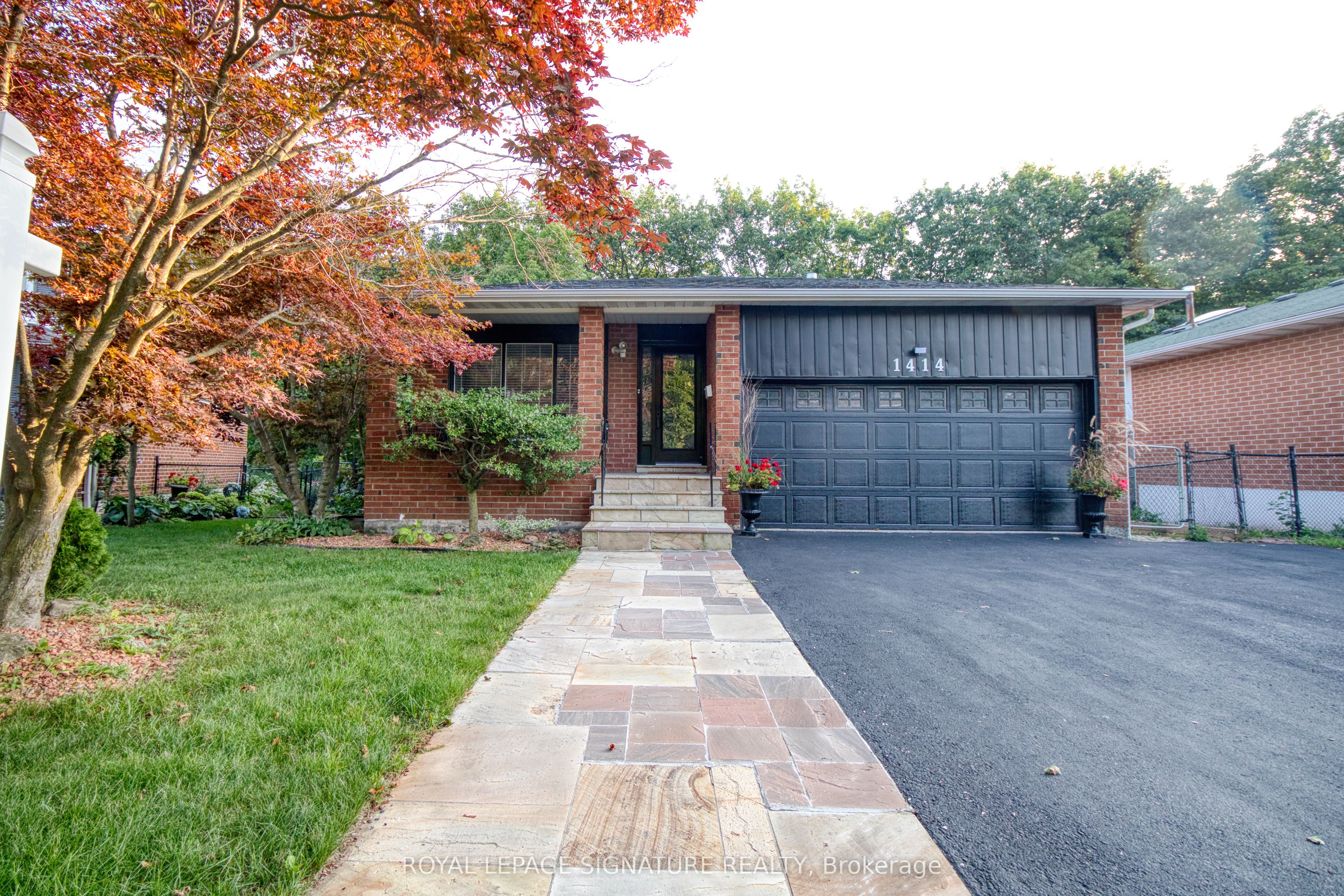 1414 Harmsworth Square