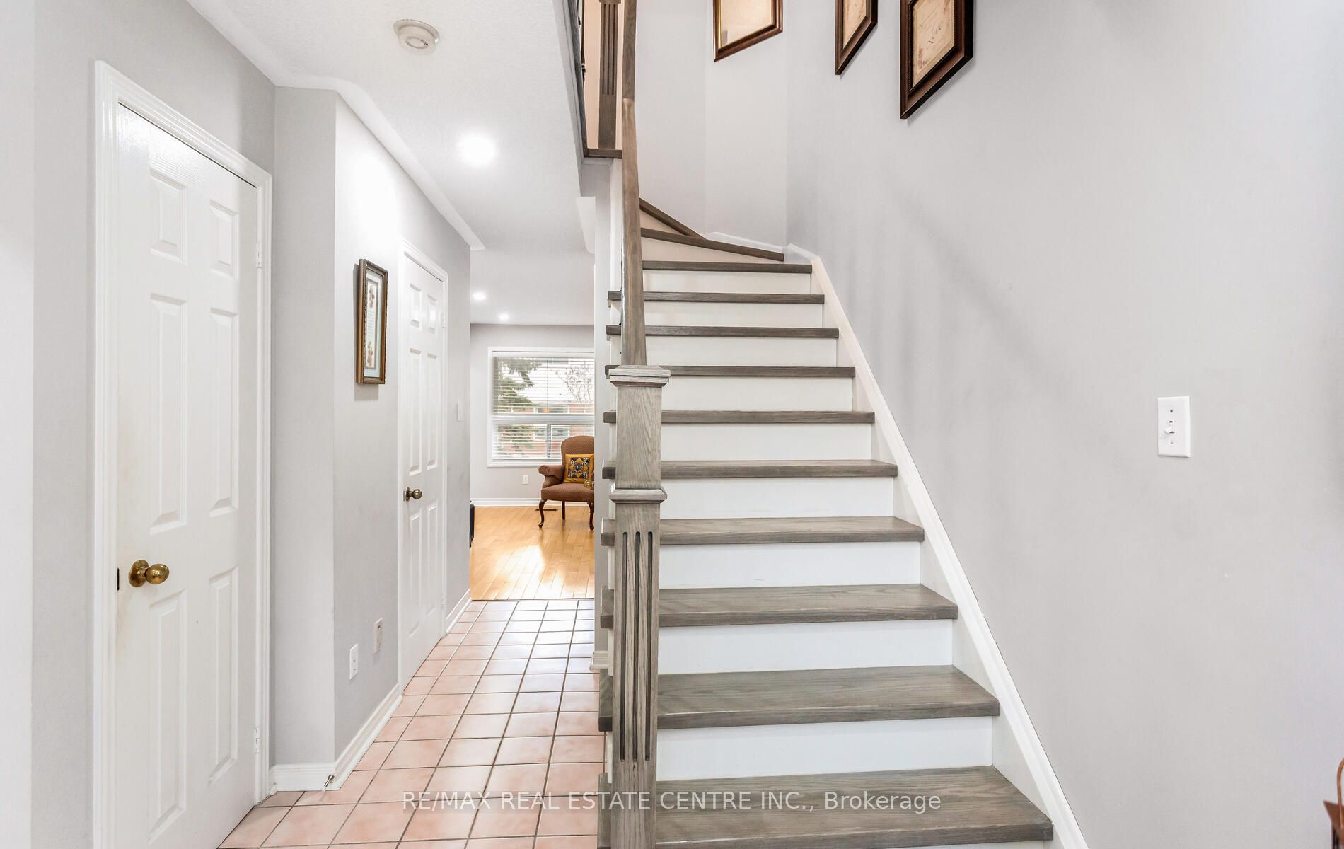 2555 Thomas Street 66