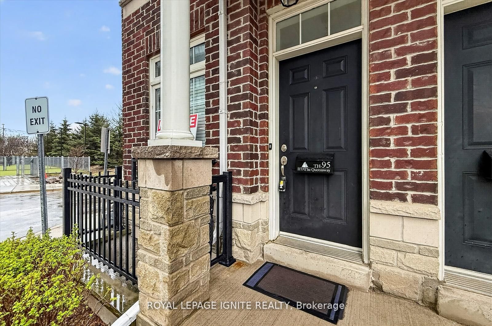 117A THE QUEENSWAY N/A 95